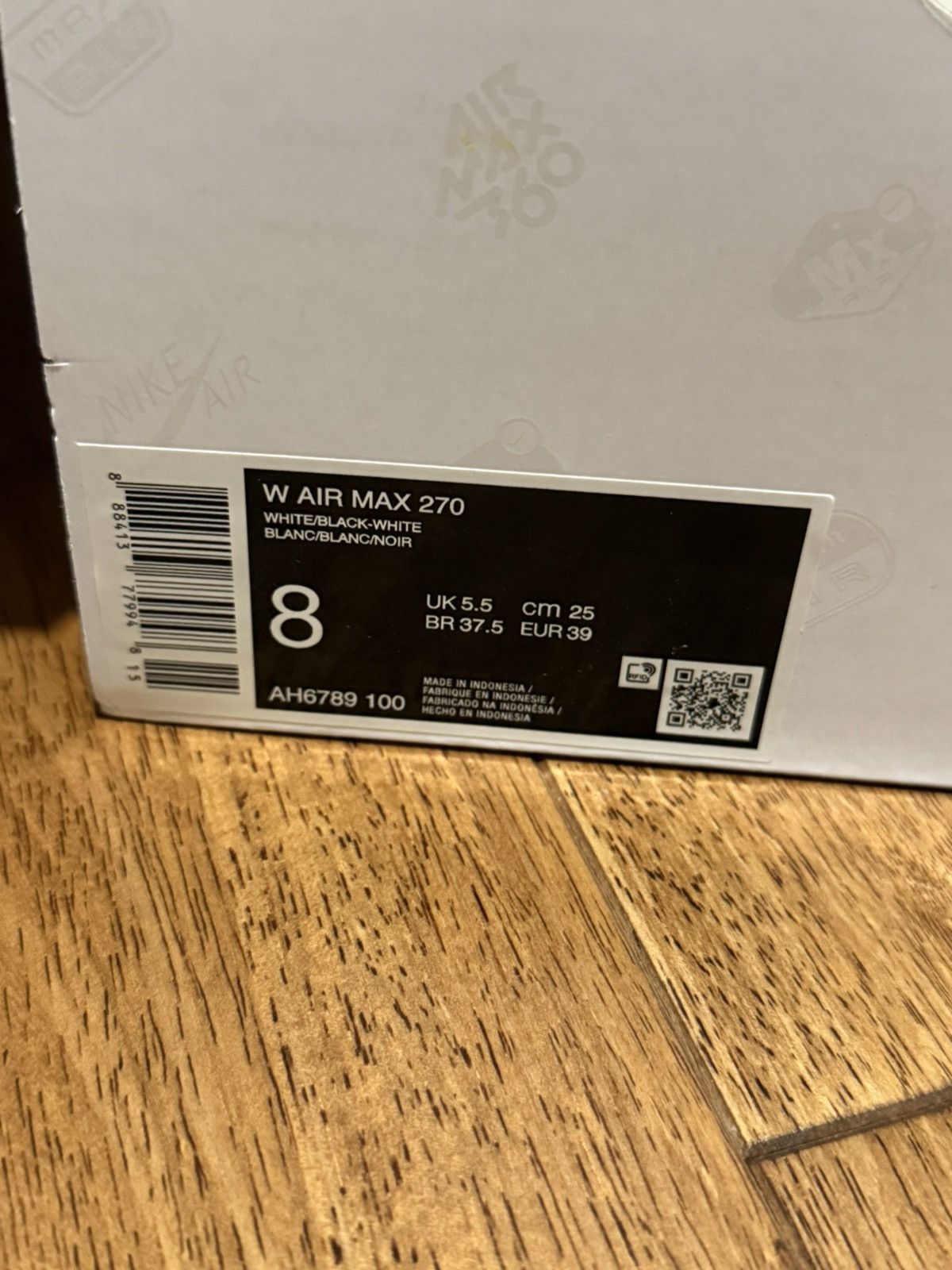Nike Nike Air Max 270 Size US 8 / IT 38 - 9 Thumbnail