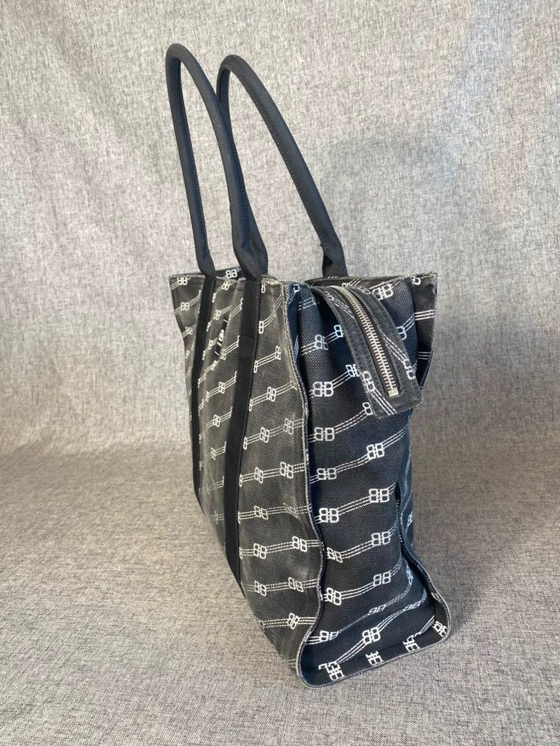 Balenciaga Balenciaga Logo Design Fabric Tote Bag-2505 Size ONE SIZE - 3 Thumbnail