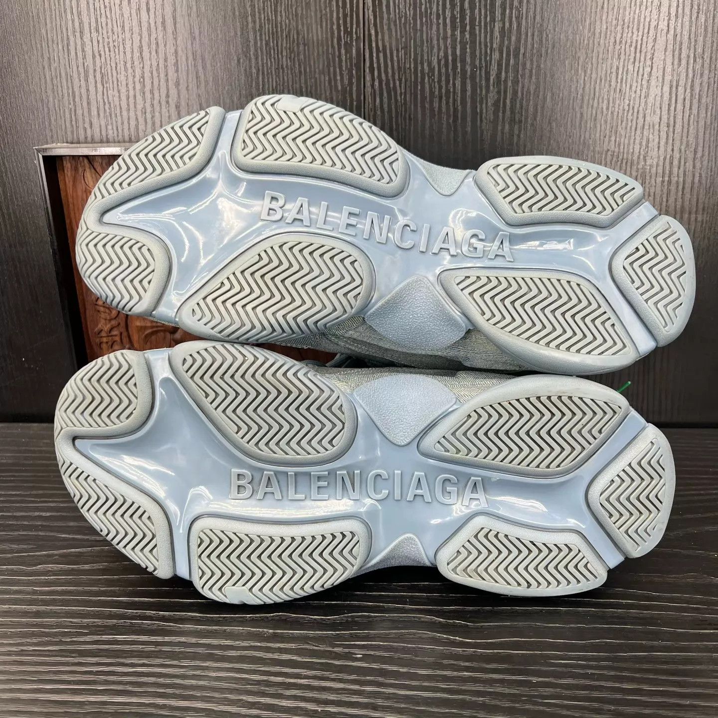 Balenciaga Balenciaga Triples Washed Denim 42 Original Box Worn 2x Size US 9 / EU 42 - 4 Thumbnail