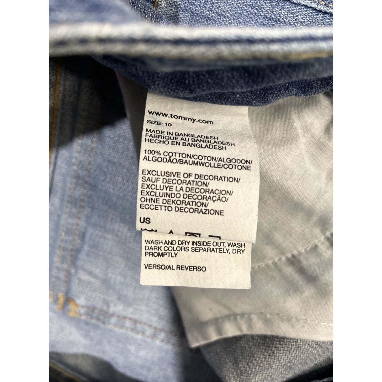 Tommy Hilfiger VINTAGE Tommy Hilfiger Women's Denim Shorts Blue 90s Casual Summer Size 10 Size 32" / US 10 / IT 46 - 2 Thumbnail