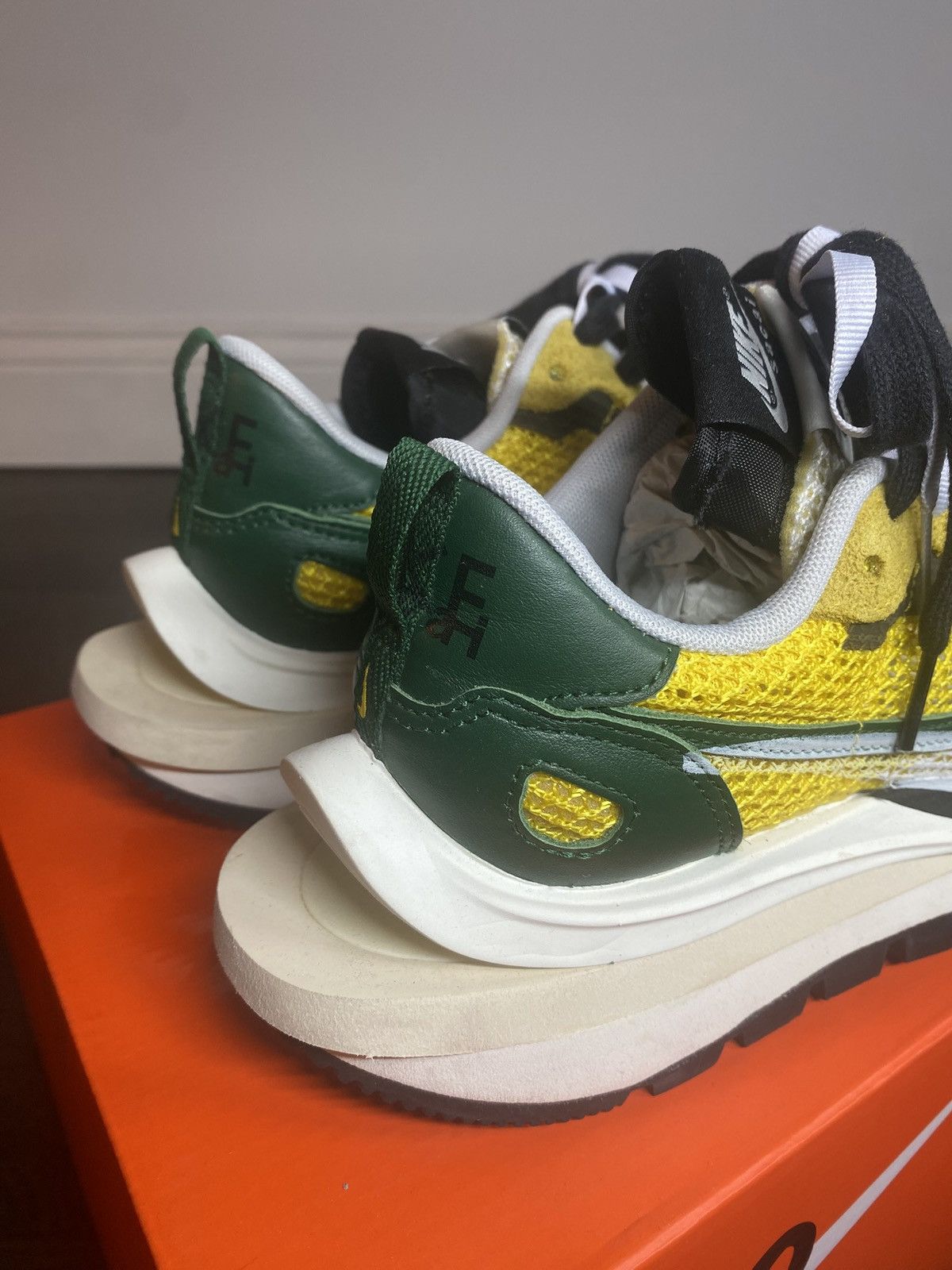 Nike × Sacai Nike x sacai VaporWaffle Size US 6 / EU 39 - 6 Thumbnail