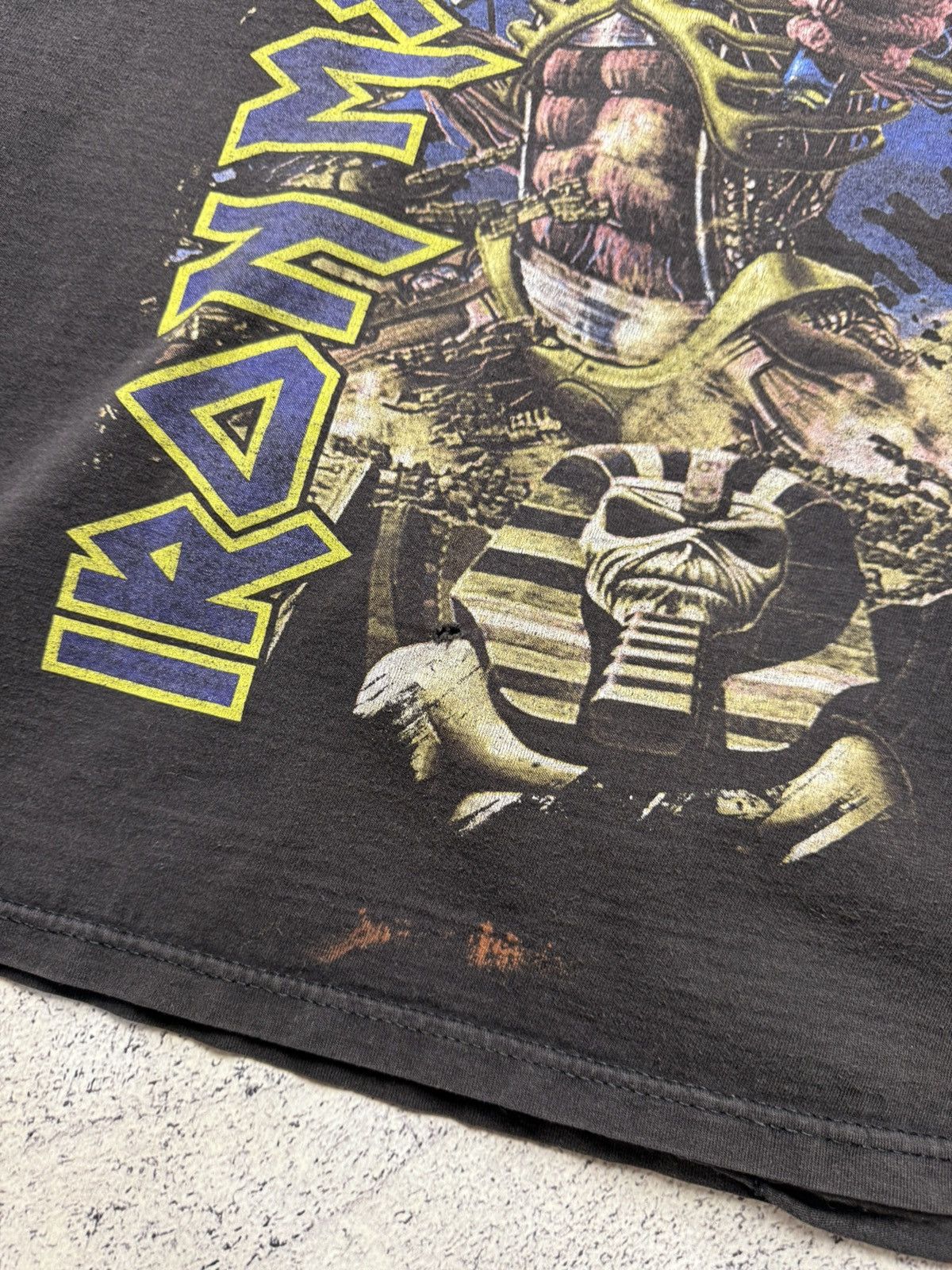 Iron Maiden Vintage Iron Maiden Distressed Tour Tshirt 90s Size US XL / EU 56 / 4 - 11 Thumbnail