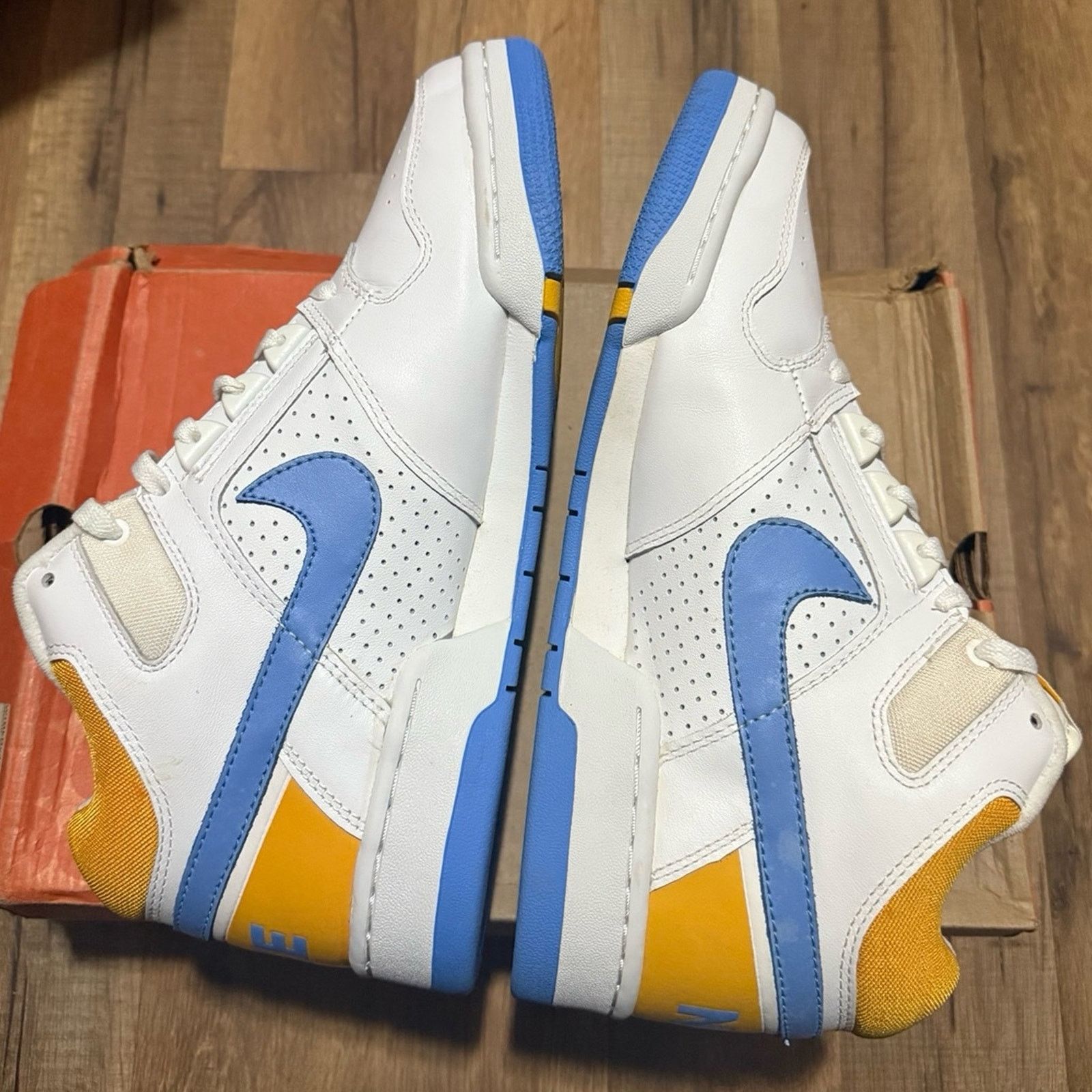 Nike 2004 Nike Delta Force 3/4 Del Sol White Legend Blue Size US 10.5 / EU 43-44 - 5 Thumbnail