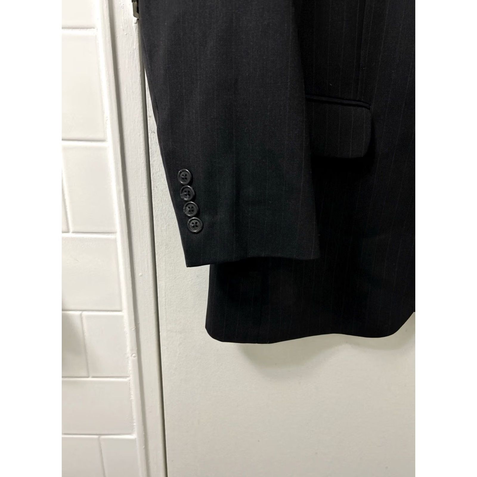 Jos. A. Bank Jos. A. Bank Blazer Mens 41L Black Pinstripe 100% Wool Two-Button Suit Jacket Size 42R - 5 Thumbnail