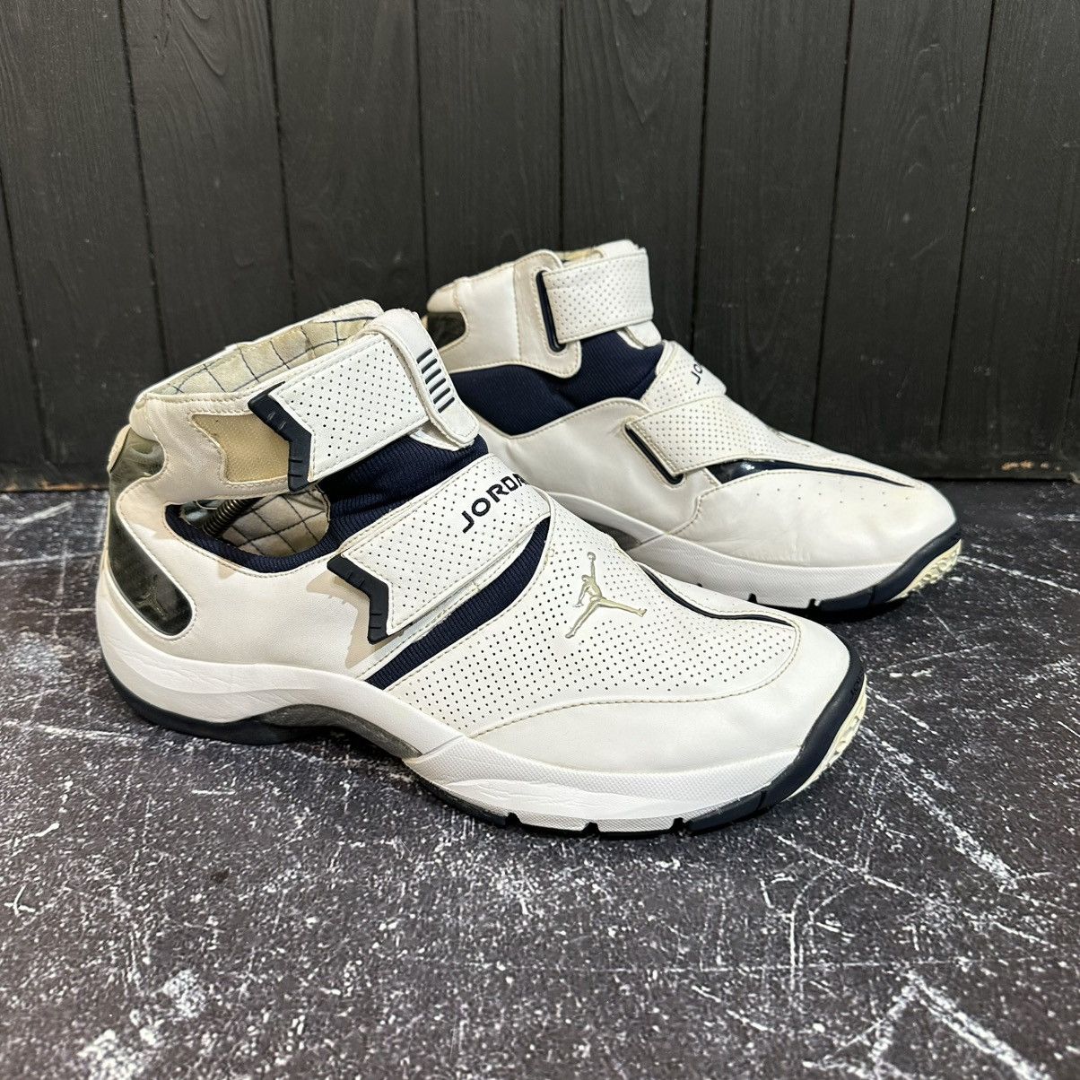 Nike × Vintage Vintage Nike Air Jordan White Sneakers Size 45.5 EU 11.5 US Size US 11.5 / EU 44-45 - 2 Thumbnail