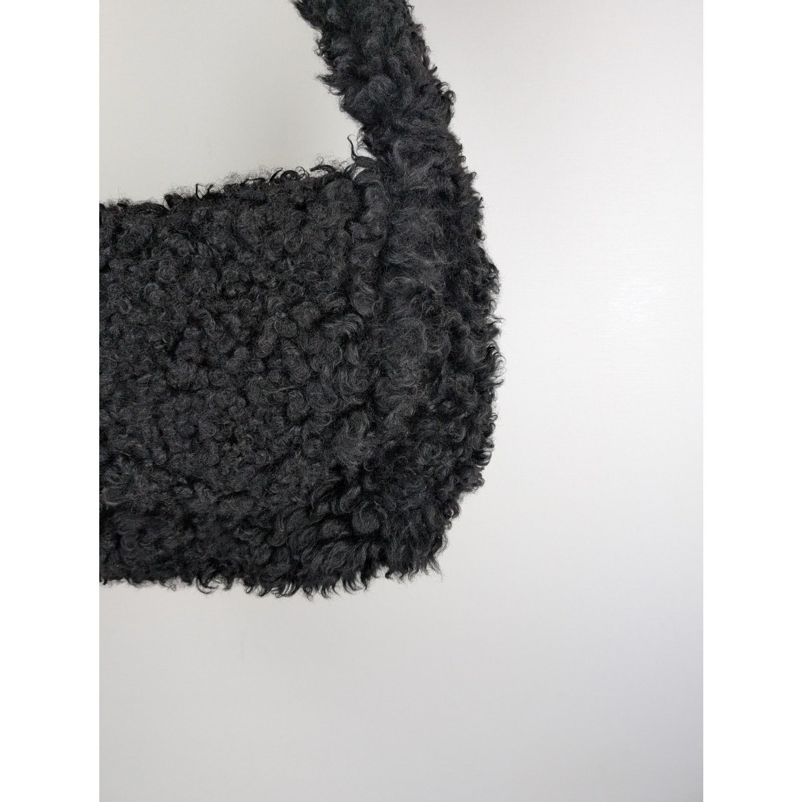 Saint Laurent Paris o1rshd1 Size: OS / Men Shaggy Crossbody Bag in Black Size ONE SIZE - 2 Thumbnail