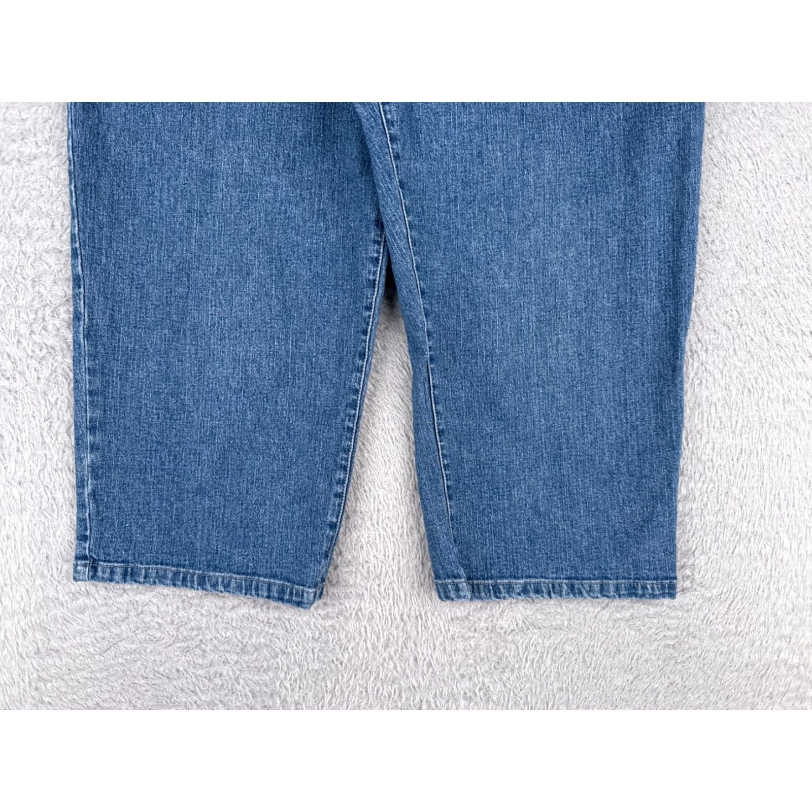 Vintage SMITHS Jeans Capri Womens 16 Blue Denim Cotton Blend Mid Rise Distressed Embroidered Rhinestone 35x19 Jeans Womens Size 38" / US 16 / IT 52 - 2 Thumbnail