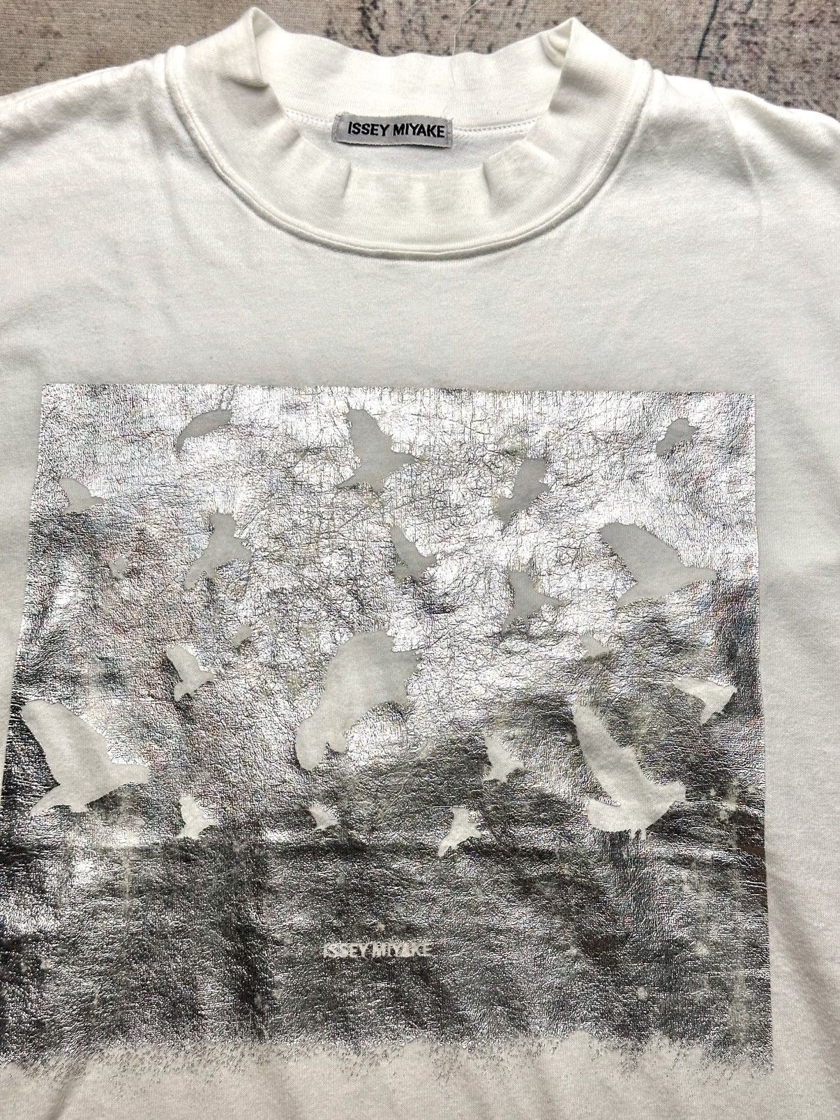 Issey Miyake 90’s Issey Miyake Metallic Silver foil Bird Silhouete tshirt Size US M / EU 48-50 / 2 - 3 Thumbnail