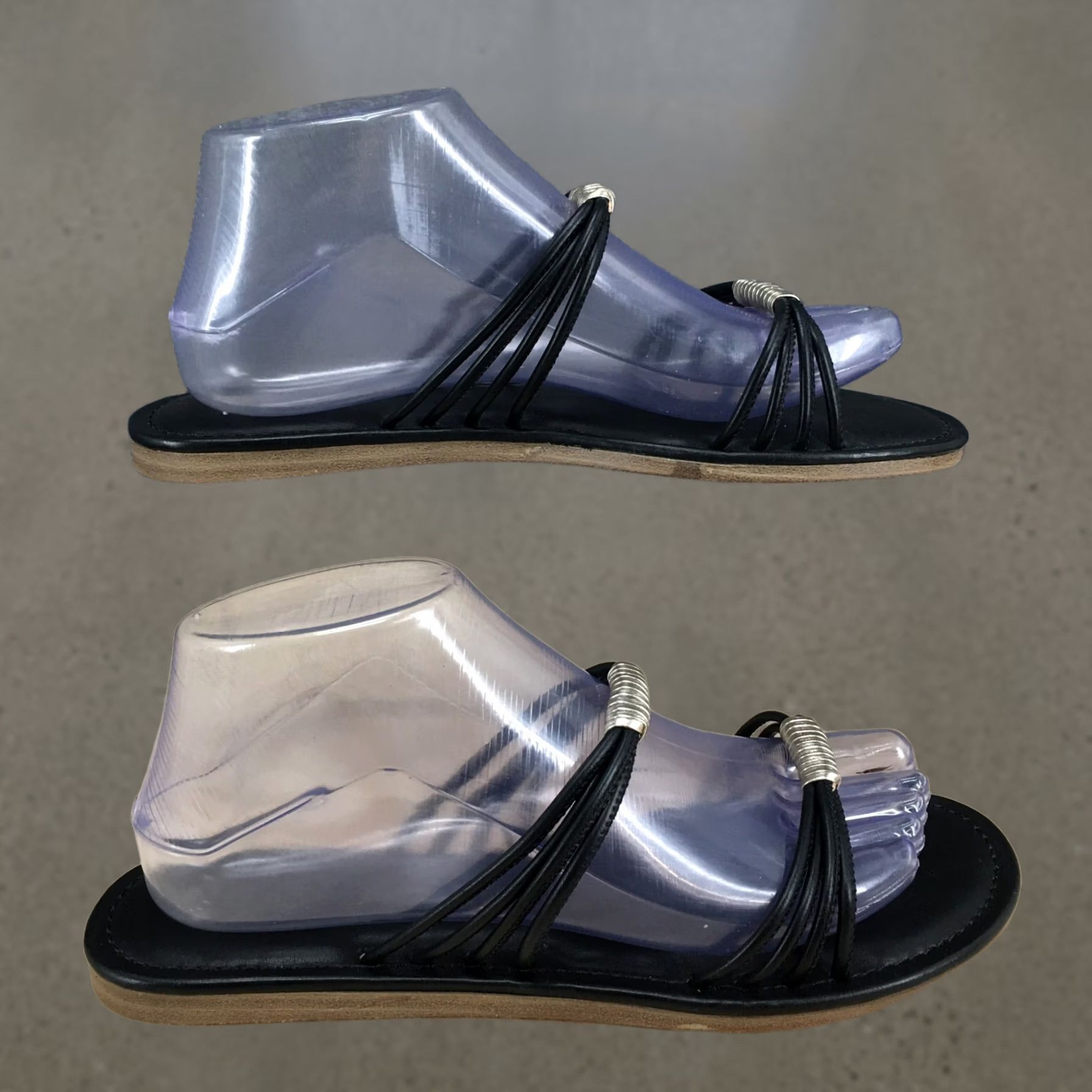 Vintage Universal Thread Sandals Womens 8.5 Casual Slip-On Black Flat Sandal Size US 9 / IT 39 - 1 Thumbnail