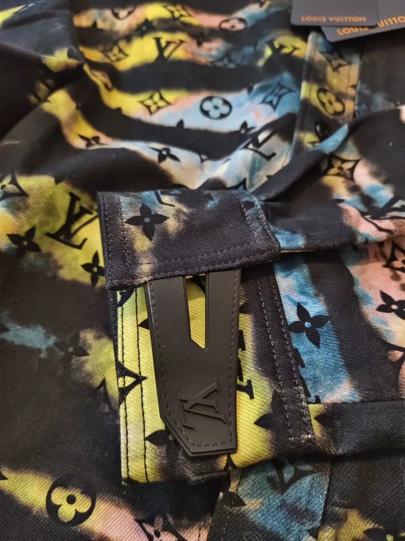 Louis Vuitton Louis Vuitton Tie-dyed shirt Size US M / EU 48-50 / 2 - 5 Thumbnail