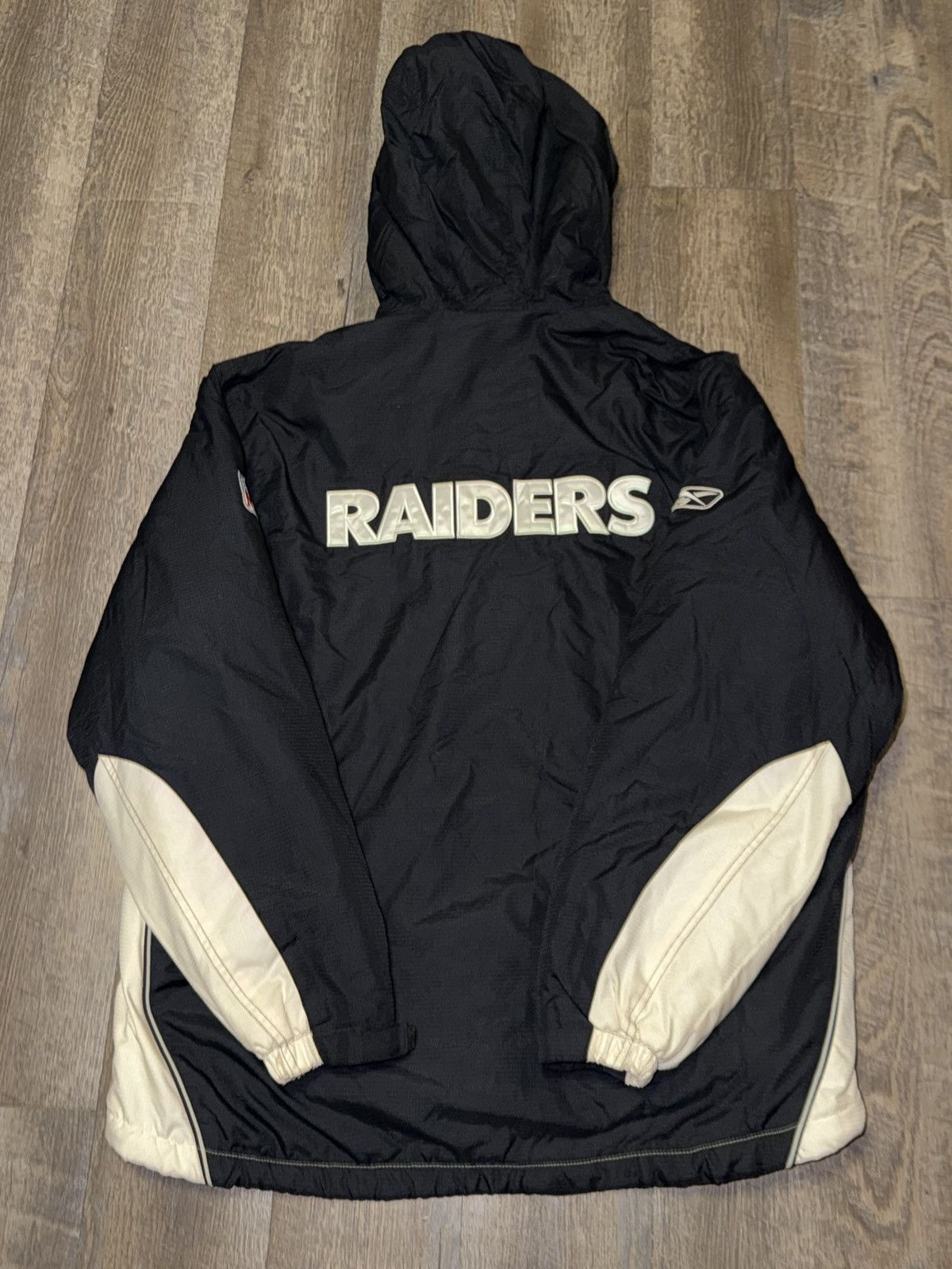 Reebok Vintage Raiders Reebok Puffer Jacket size Large Size US L / EU 52-54 / 3 - 4 Thumbnail