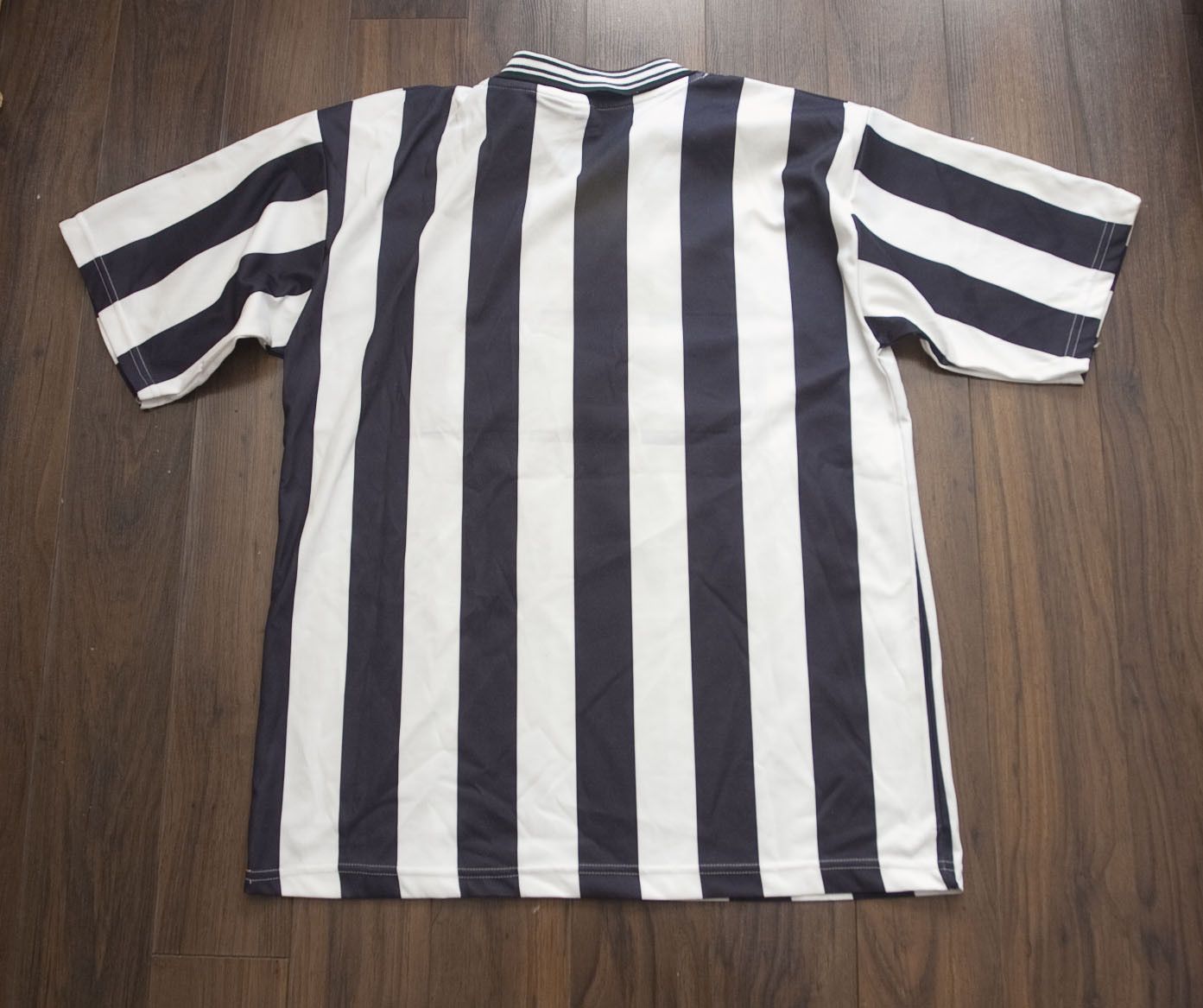 Other FK Partizan Belgrade Jersey Shirt Size L / XL Vintage Size US L / EU 52-54 / 3 - 2 Thumbnail