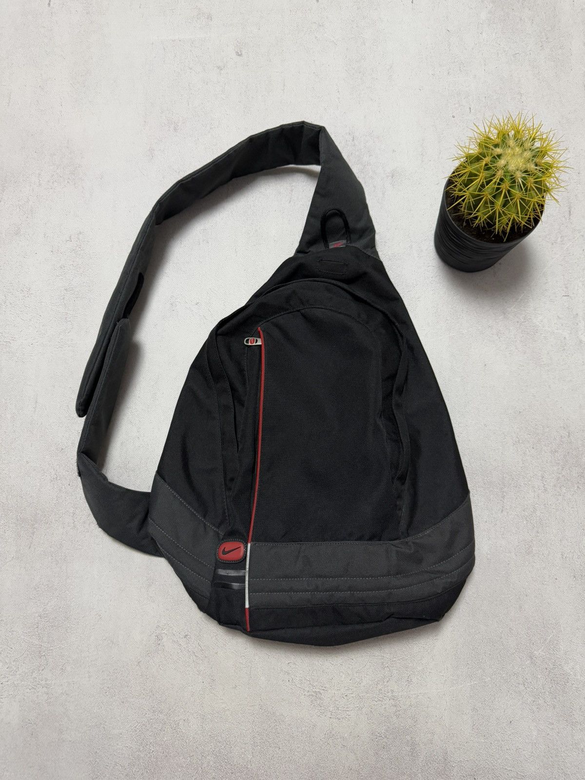 Nike Vintage Sling Bag Y2K 90's Messenger Japanese Swoosh in Black, Men's
