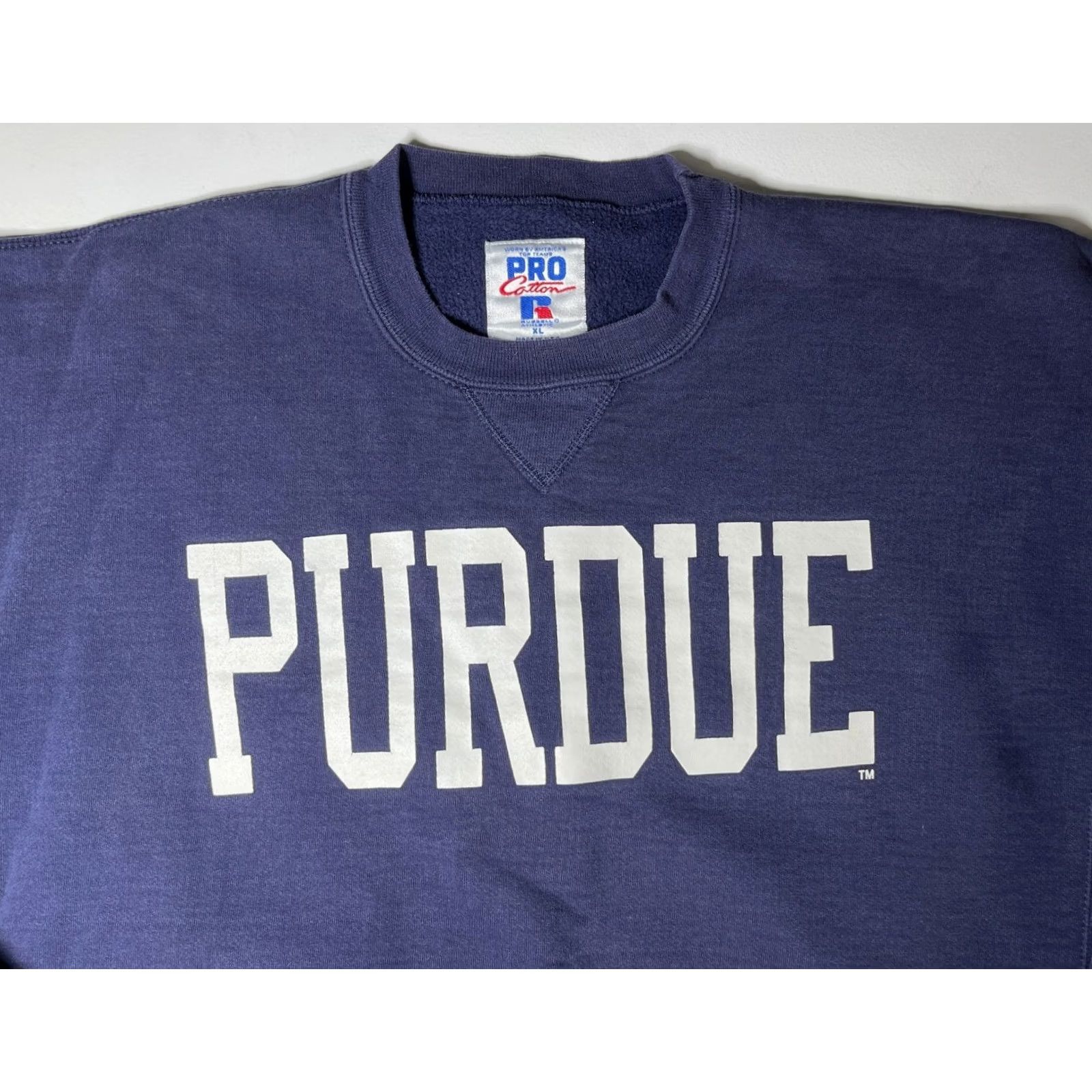 Russell Athletic VINTAGE Purdue University Sweatshirt Russell Athletic Crew Neck Mens XL Navy Blue 90s USA Logo Heavyweight Pullover Cotton Blend Made in USA Size US XL / EU 56 / 4 - 4 Thumbnail