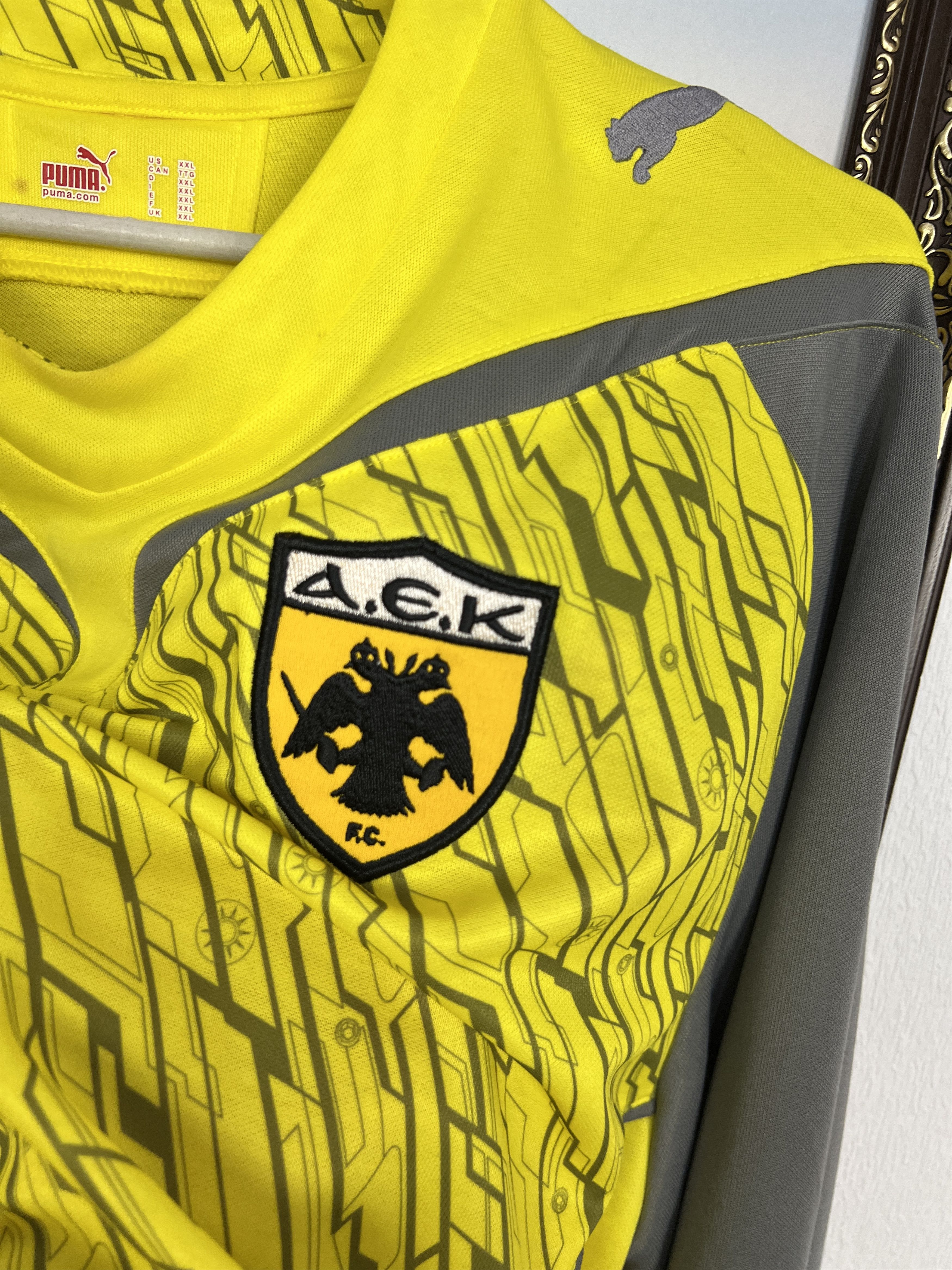 Puma AEK Athens Goalkeeper football shirt 2011 Soccer Puma Jersey Size US XXL / EU 58 / 5 - 3 Thumbnail
