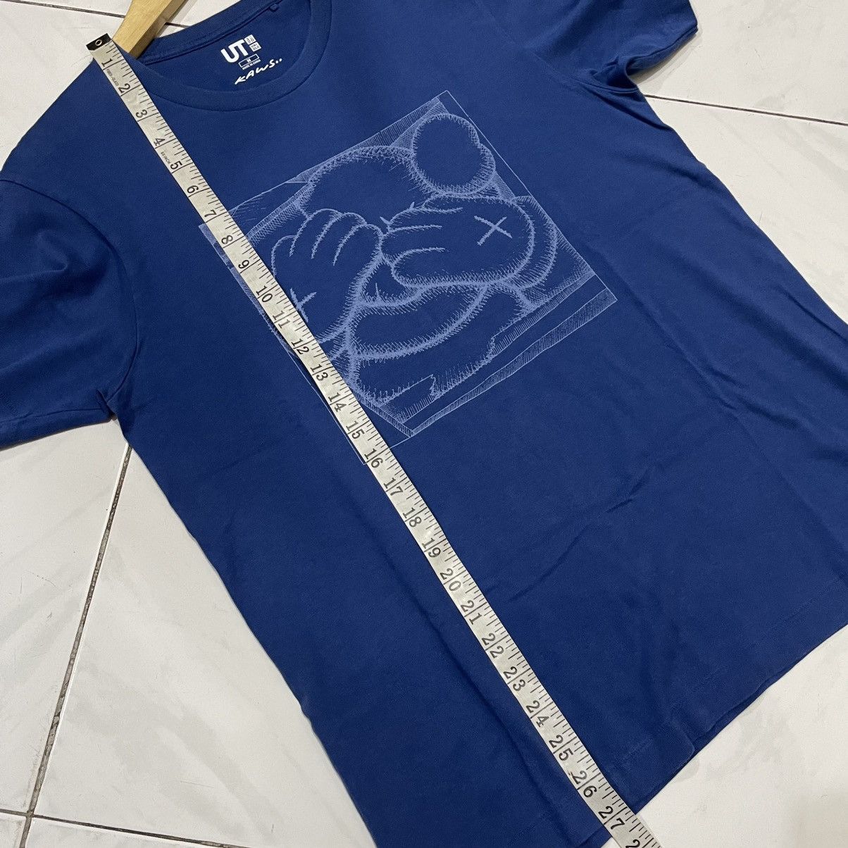 Kaws × Uniqlo Rare vintage Kaws uniqlo tee Size US M / EU 48-50 / 2 - 8 Thumbnail