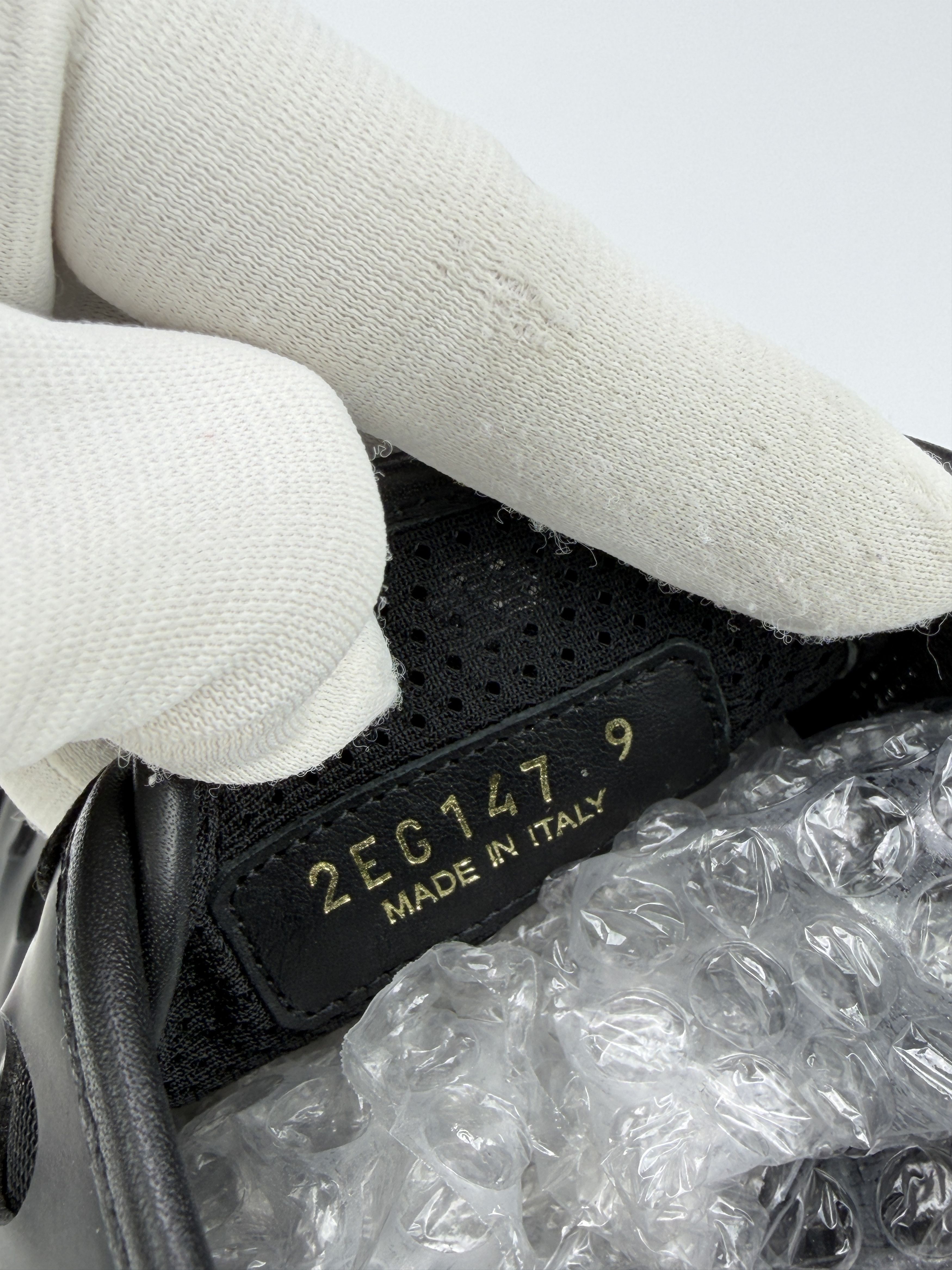 Prada Rare Prada Rubberized Leather Beach Sneakers Avant Garde Size US 10 / EU 43 - 12 Thumbnail