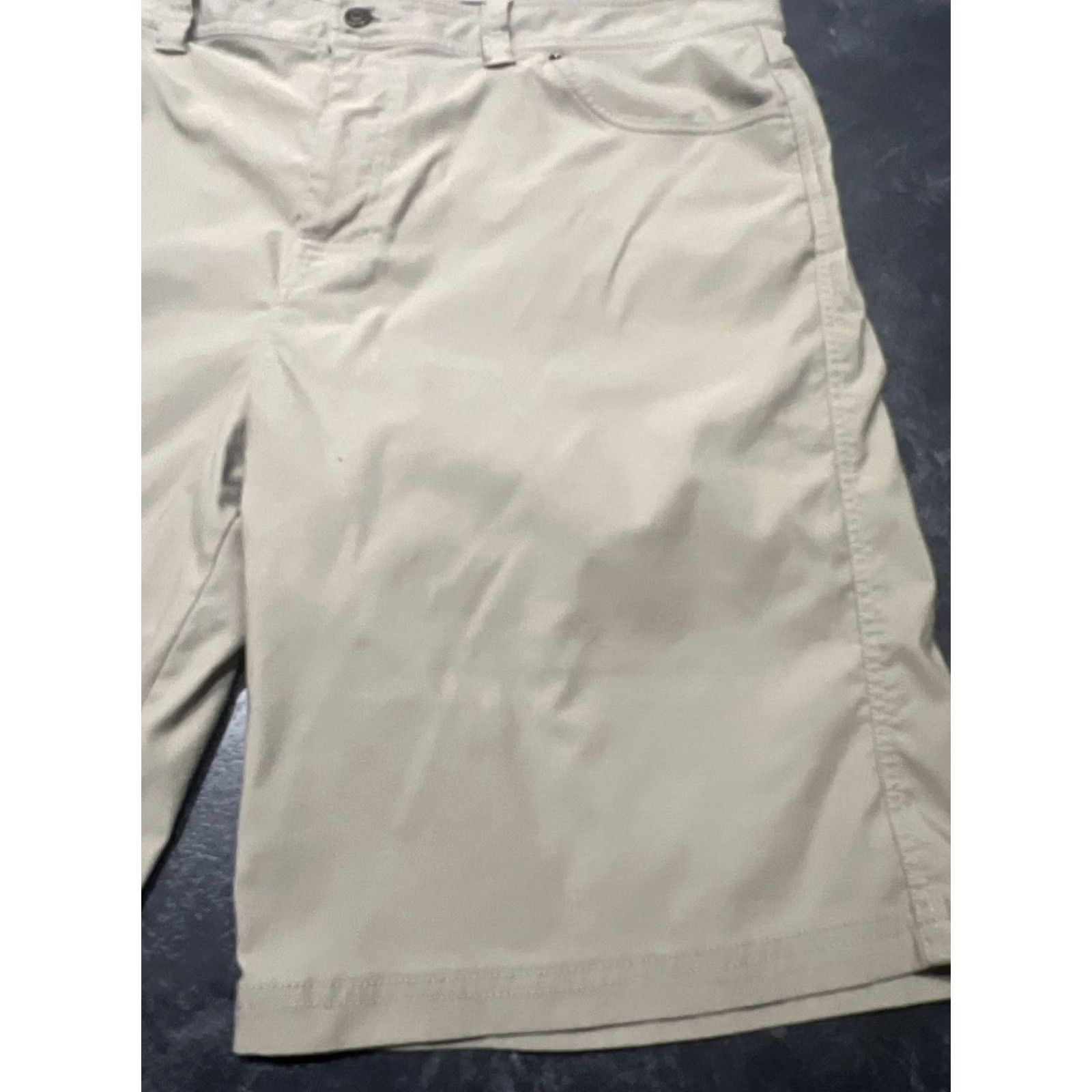 Prana prAna Stretch Shorts Men's 42 Khaki Tan Pocket Outdoor Hiking Cargo Zip 11in Inseam Adjustable Waist Breathable Belted Pockets Regular Rise 42 Mens Size US 42 / EU 58 - 3 Thumbnail