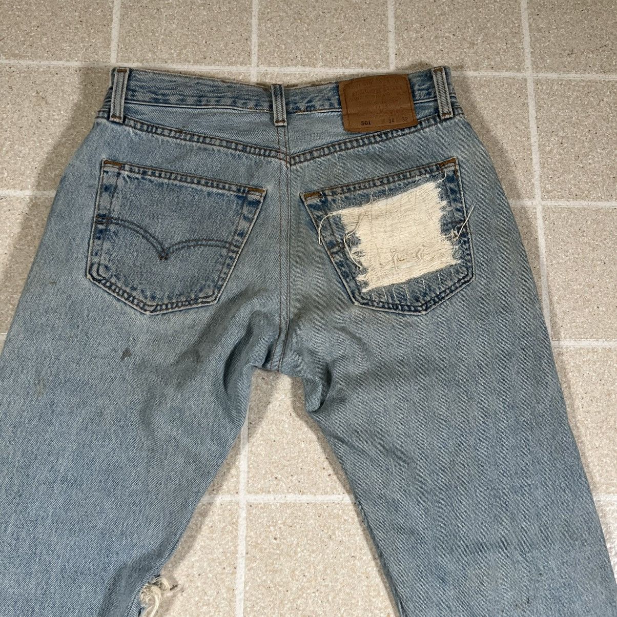Levi's VTG Levis 501 Jeans Light Blue Denim Button Fly Sz 28x28 Size US 28 / EU 44 - 6 Thumbnail