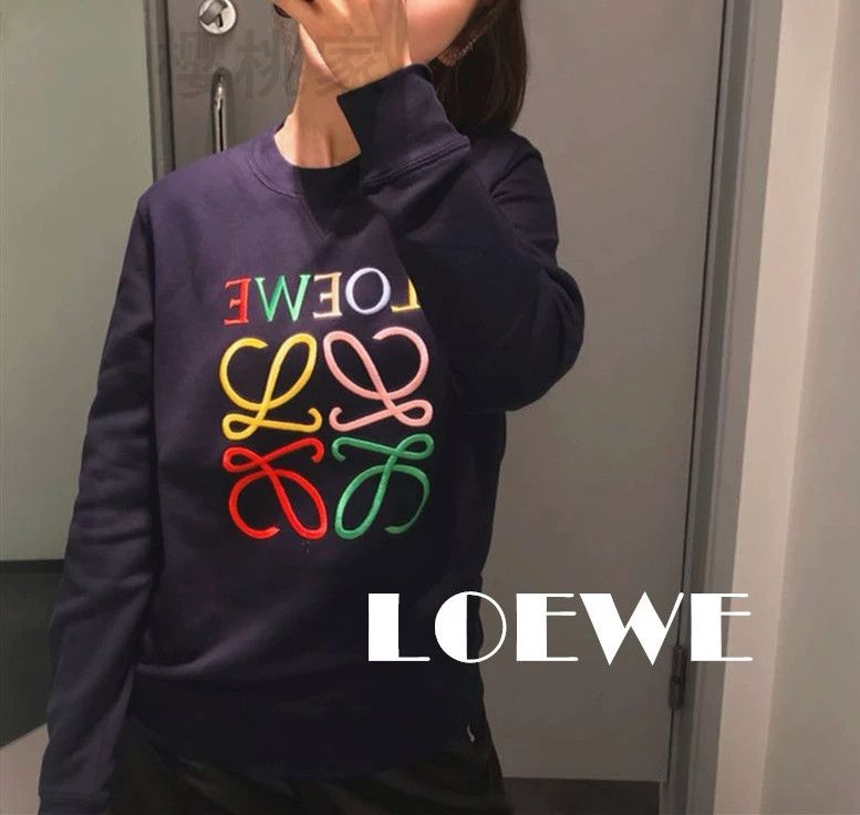 ロエベ　LOEWE Embroidered Sweatshirt LOEWE Embroidered Logo Sweatshirt | Black | FARFETCH