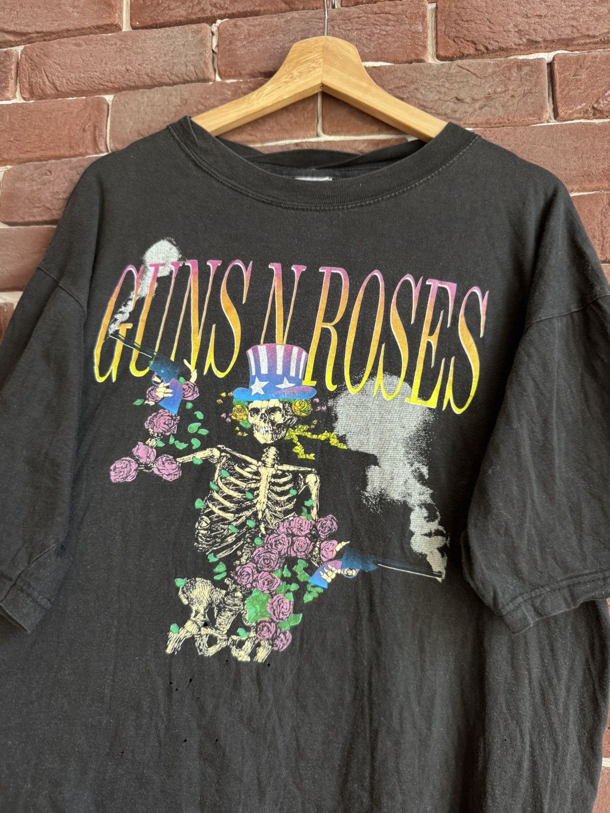Band Tees Guns N Roses Vintage 90s Skeleron Rock Band Tee Grail Axl Size US L / EU 52-54 / 3 - 4 Thumbnail