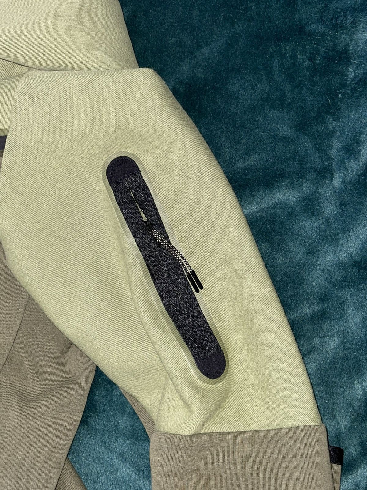 Nike Nike Tech Fleece Zip-Up ‘2-Tone Green’ Size US L / EU 52-54 / 3 - 4 Thumbnail