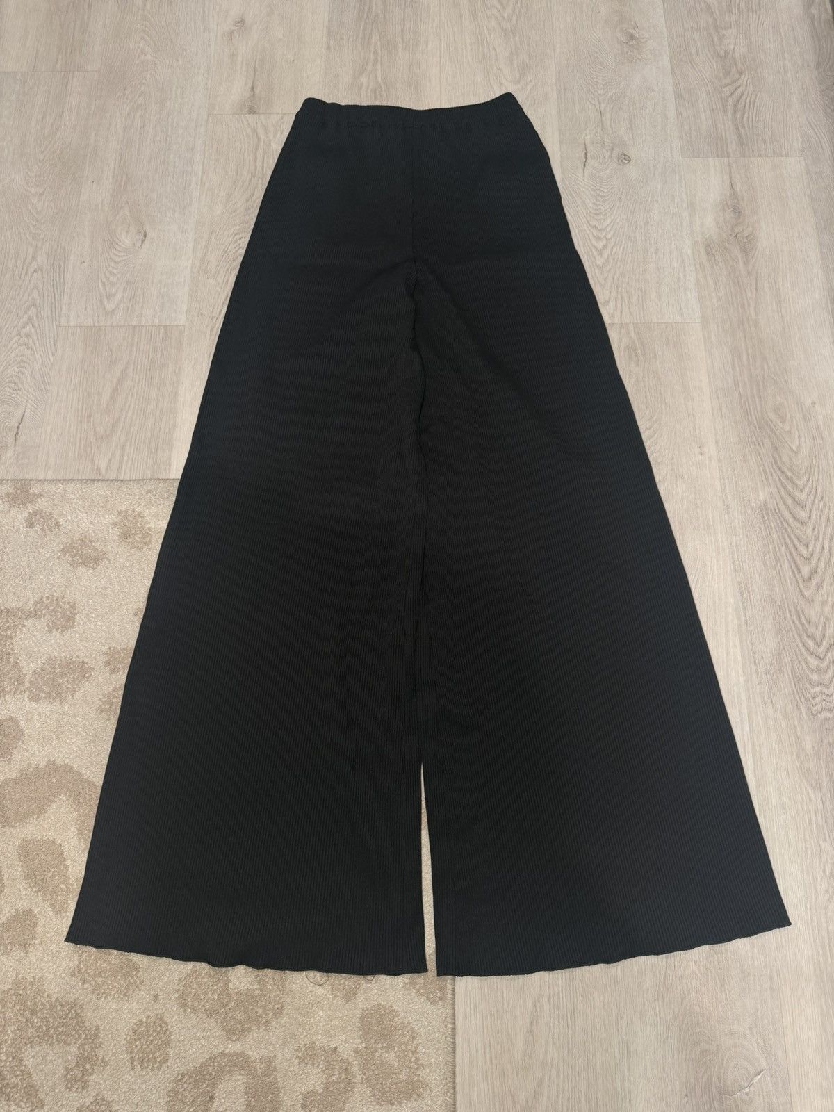 Balenciaga f/w 2020 ultra wide leg ribbed sweatpants!! Size US 28 / EU 44 - 1 Thumbnail
