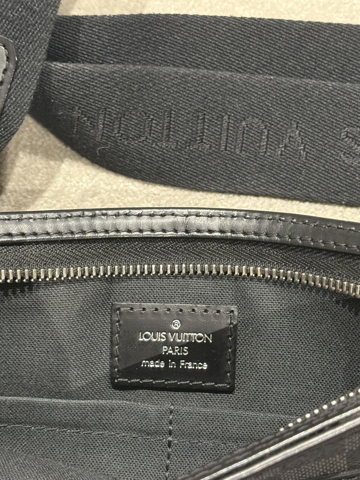 Louis Vuitton Louis Vuitton Thomas Shoulder Bag Black Canvas Size ONE SIZE - 8 Thumbnail