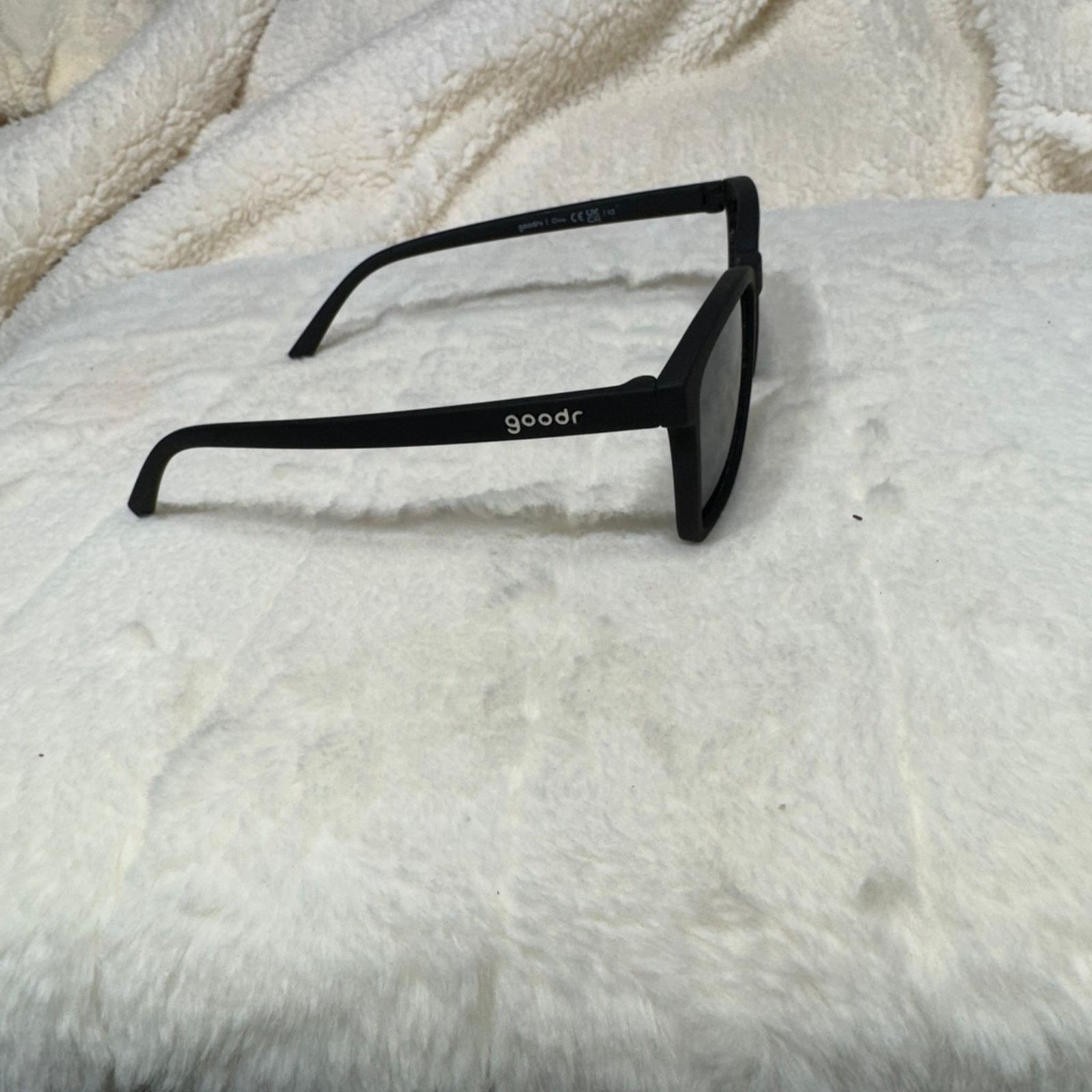 NBDN Nobrandedon Children’s Goodr sunglasses Size ONE SIZE - 5 Thumbnail