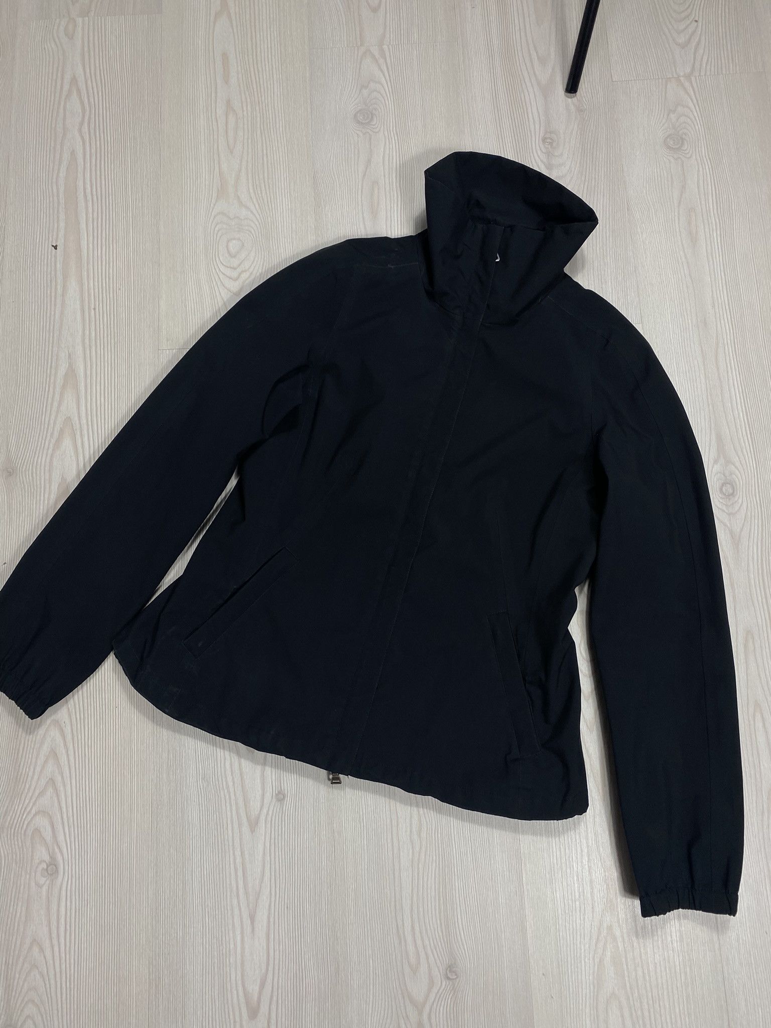 Prada Prada Vintage Gore-Tex Windbreaker Women's Jacket Size 44 Size S / US 4 / IT 40 - 2 Thumbnail