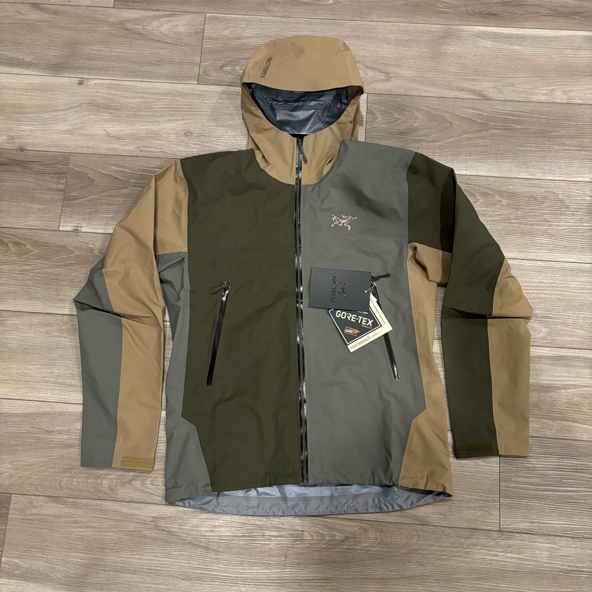 Arc'teryx Arc'Teryx Beta Jacket Mens Forgage/Tatsu/Canvas | Grailed