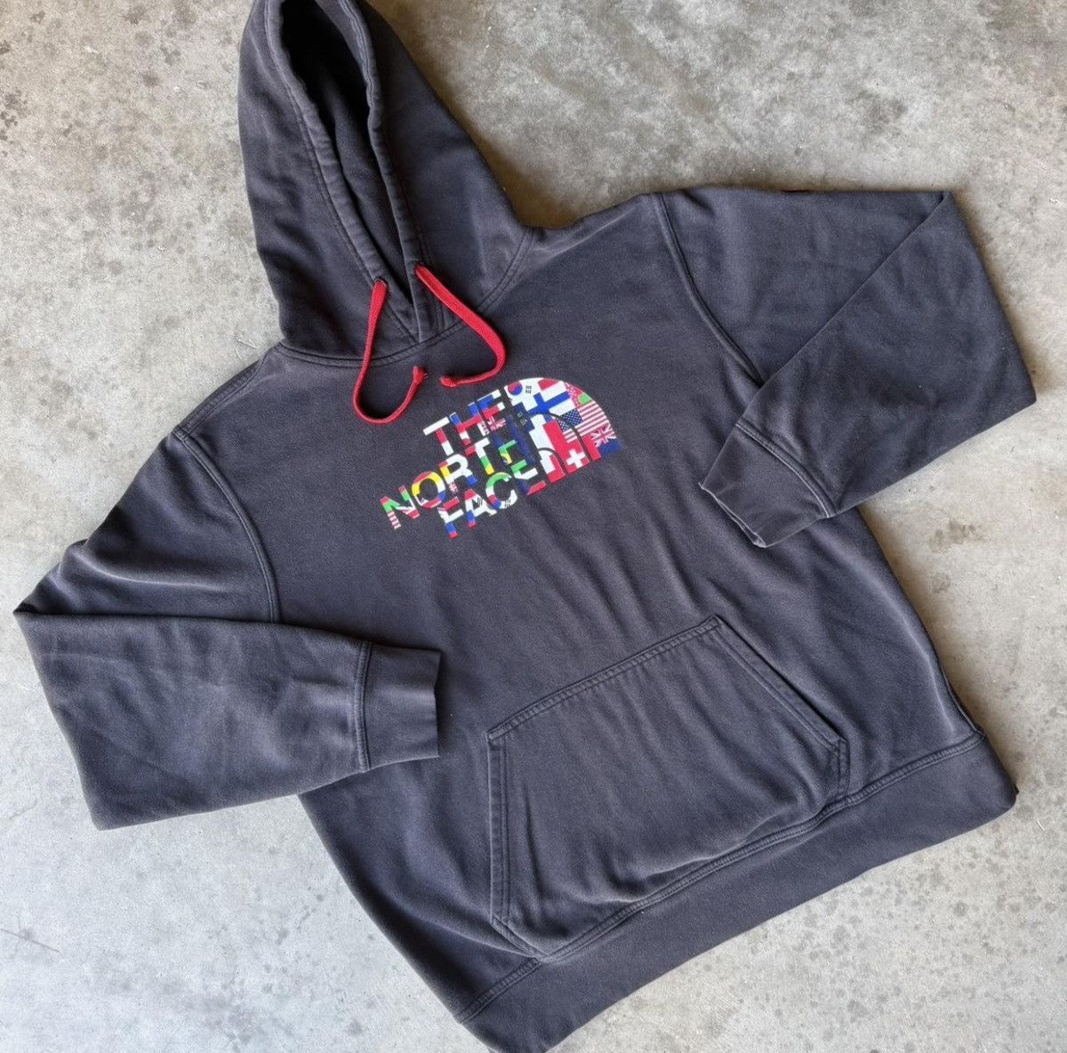 The North Face The North Face x International Flags Hoodie Size X - Large Size US XL / EU 56 / 4 - 1 Thumbnail