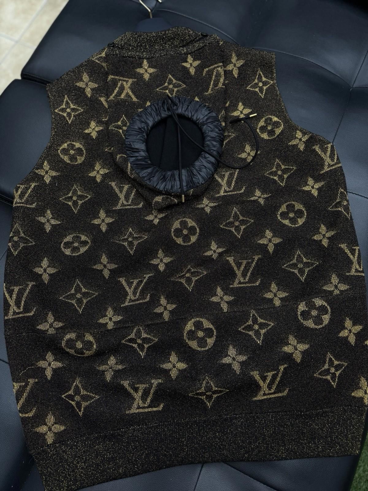 Louis Vuitton Louis Vuitton Brown Sleeveless Hoodie Size Small RARE Size US S / EU 44-46 / 1 - 9 Thumbnail