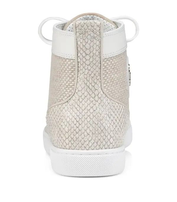 o1bcso1str0825 Louis Orlato in Beige