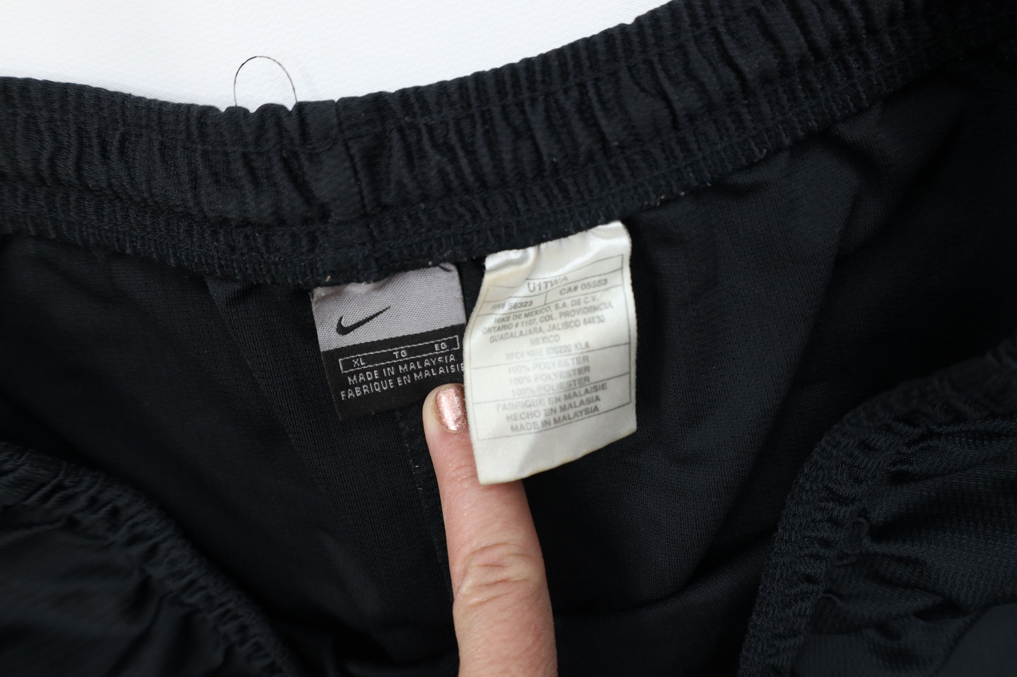 Nike Vintage 90s Y2K Nike Mini Swoosh Above Knee Shorts Black Size US 36 / EU 52 - 9 Thumbnail
