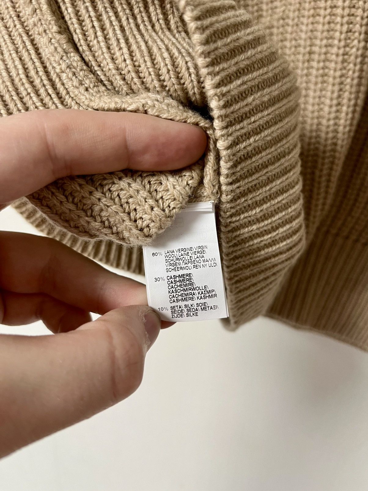 Brunello Cucinelli Brunello Cucinelli Cashmere Sequins Vest Sweater Size S / US 4 / IT 40 - 6 Thumbnail