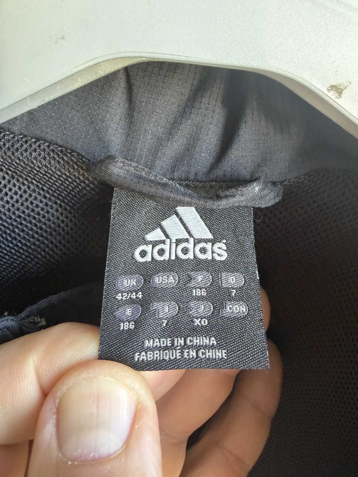 Adidas Vintage Adidas Jacket LIVERPOOL FOOTBALL SOCCER TRAINING L Size US L / EU 52-54 / 3 - 9 Thumbnail