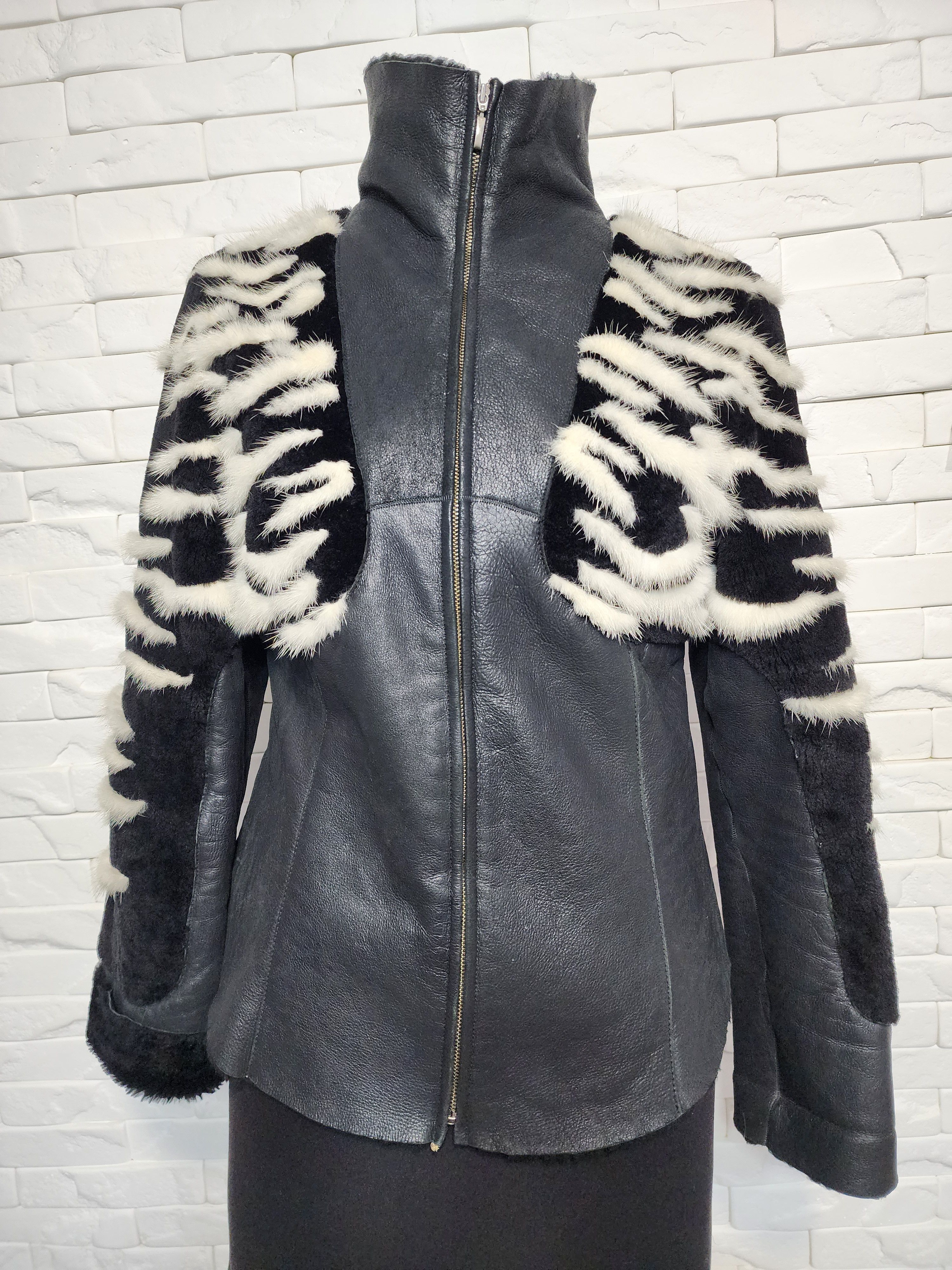 Furla Black Sheepskin Coat: Women's Genuine Fur.Mink fur. Size M / US 6-8 / IT 42-44 - 1 Thumbnail