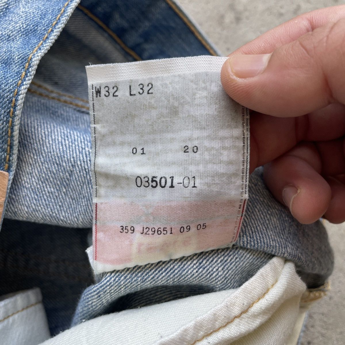 Levi's Vintage Levi’s 501 Blue Wash Faded Distressed Jeans Pants Size US 32 / EU 48 - 10 Thumbnail