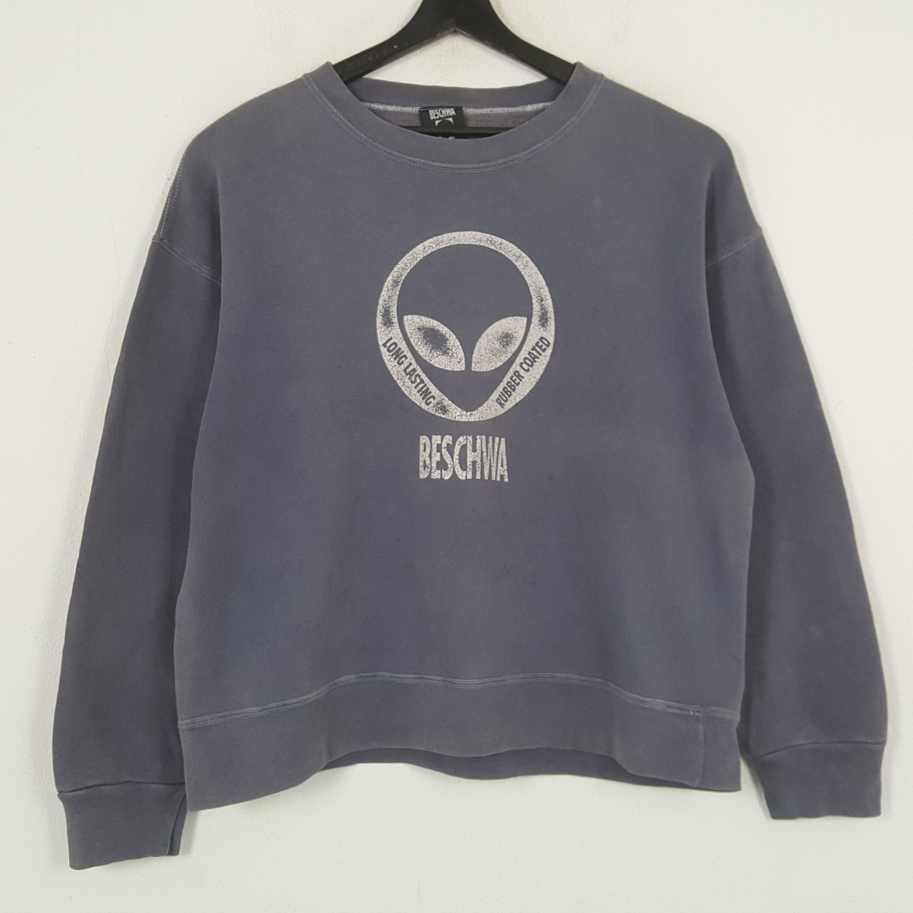 Vintage BESCHWA Alien Design Streetwear Style Sweatshirt C288N19 Size US XL / EU 56 / 4 - 1 Thumbnail