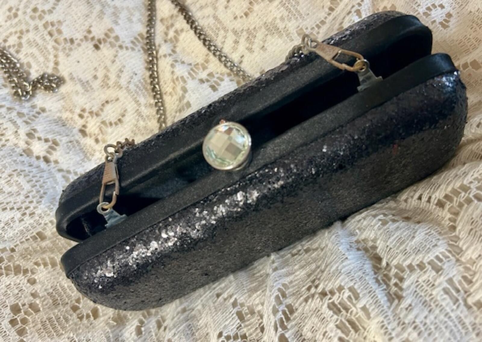 The Unbranded Brand Vtg Black Glitter Evening Clutch Silver Chain Gemstone Clasp Size ONE SIZE - 2 Thumbnail