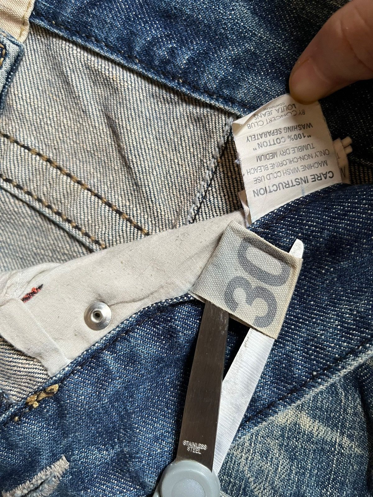Japanese Brand Vintage Japanese Brand Rusty Mud Wash Distressed Loose Jeans Size US 33 - 10 Thumbnail