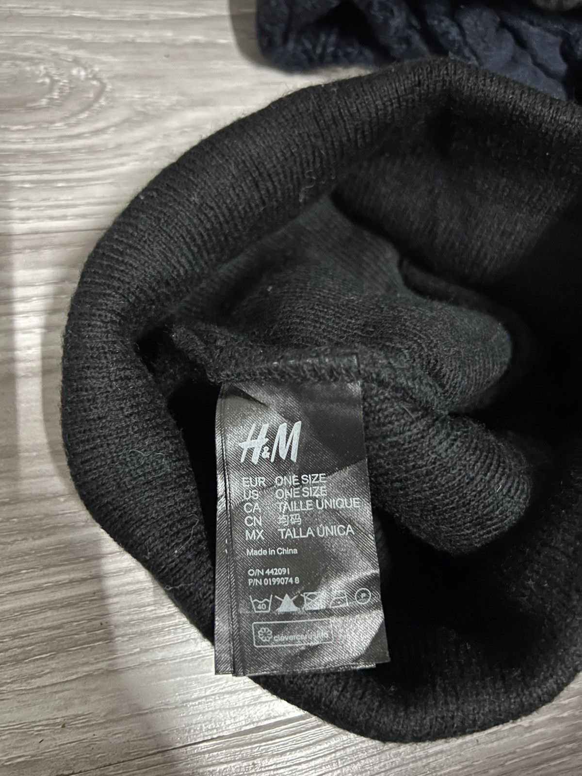 Vintage Vintage H&M Plain Beanie Hat Size ONE SIZE - 6 Thumbnail
