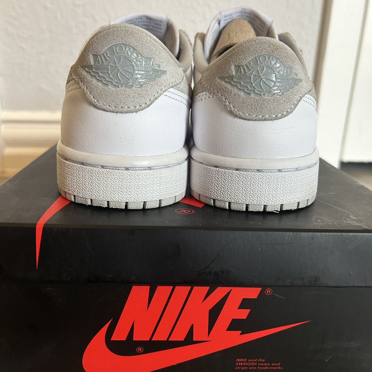 Jordan Brand WMNS Air Jordan 1 Low Neutral Grey Size US 5.5 / IT 35.5 - 2 Thumbnail
