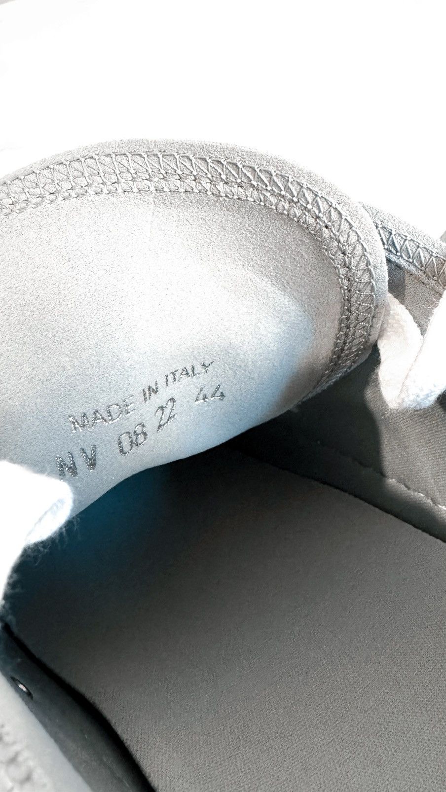 Dior Dior B23 CD Diamond Low-Top Sneakers in Gray and White Size US 11 / EU 44 - 9 Thumbnail