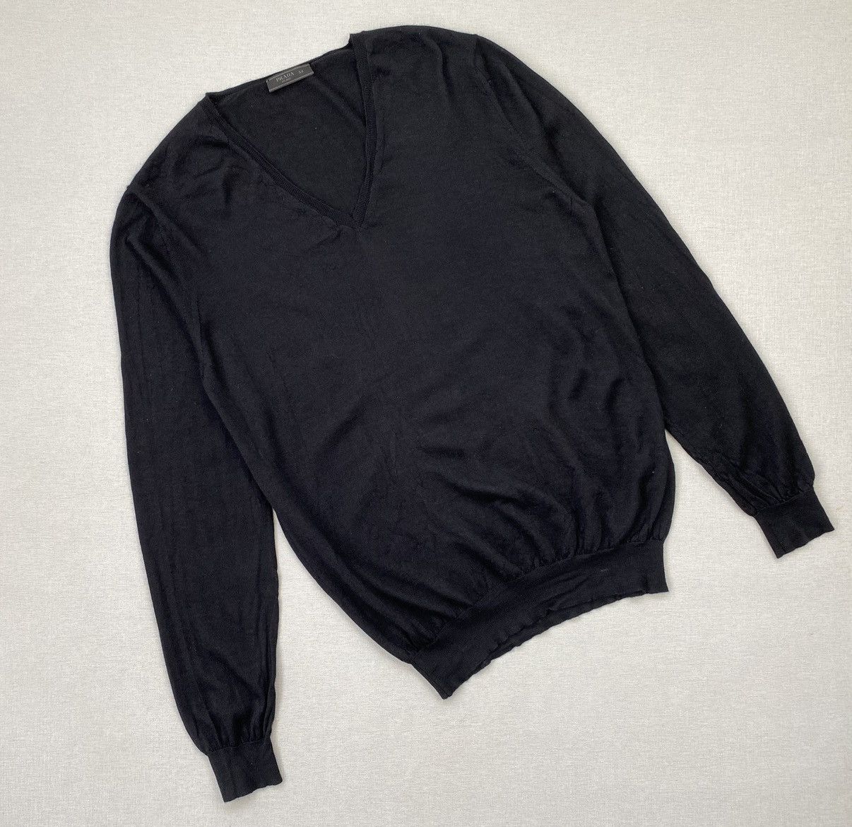 Prada Men’s PRADA V-Neck Cashmere/Silk Sweater size 54 Size US L / EU 52-54 / 3 - 3 Thumbnail