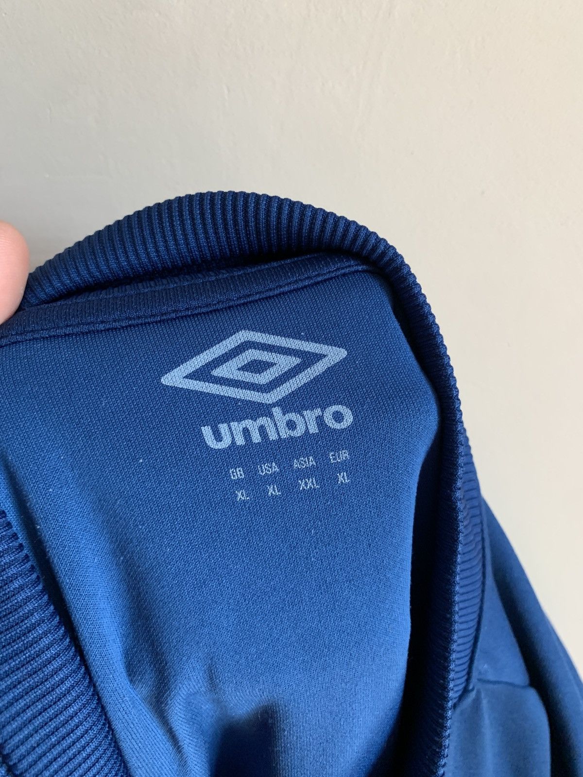 Umbro Linfield Full Zip Football Jacket Nike Soccer Size XL Size US XL / EU 56 / 4 - 12 Thumbnail