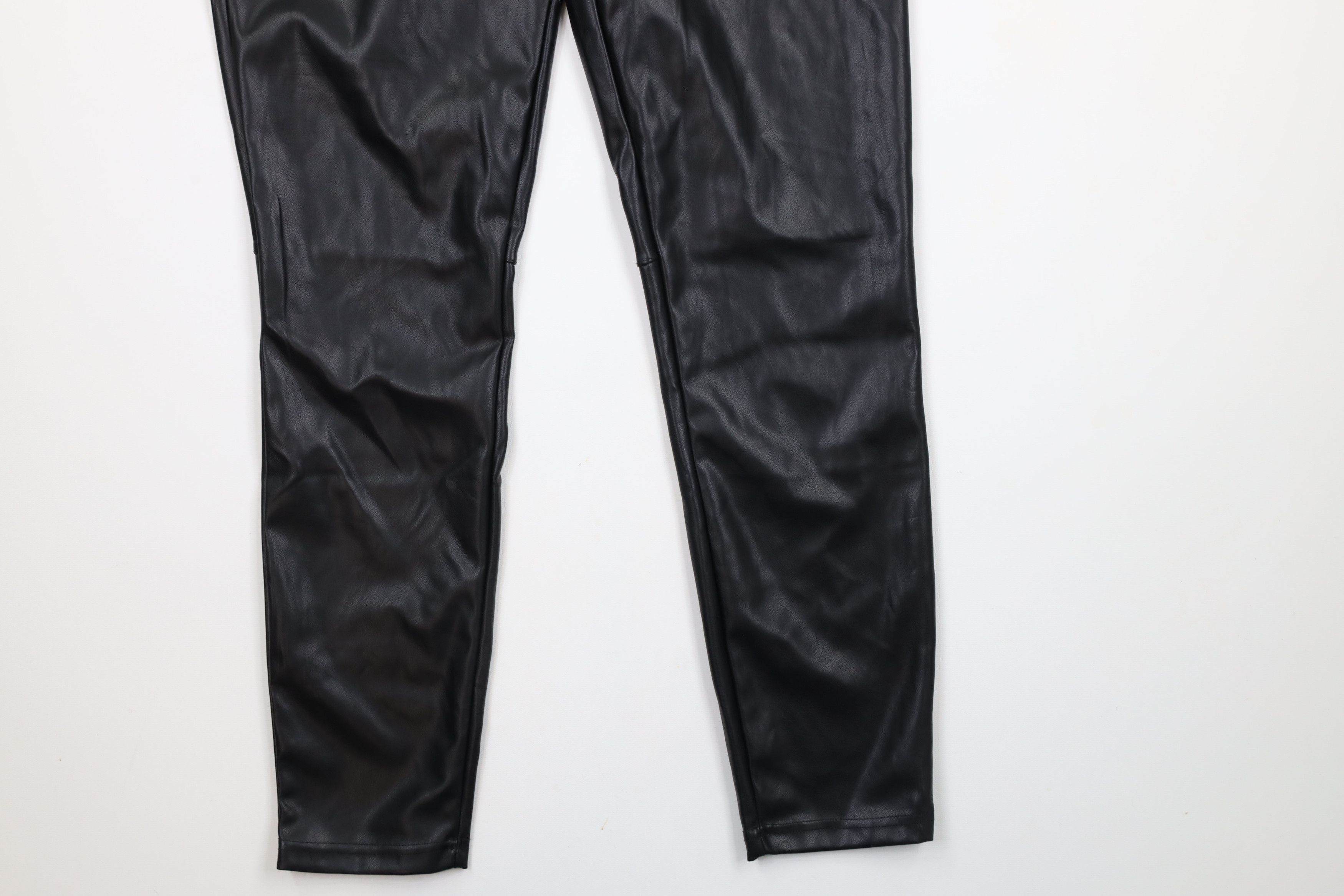 Fabletics × Vintage New Fabletics Vegan Leather Pull On Legging Pants Black Size 30" / US 8 / IT 44 - 4 Thumbnail