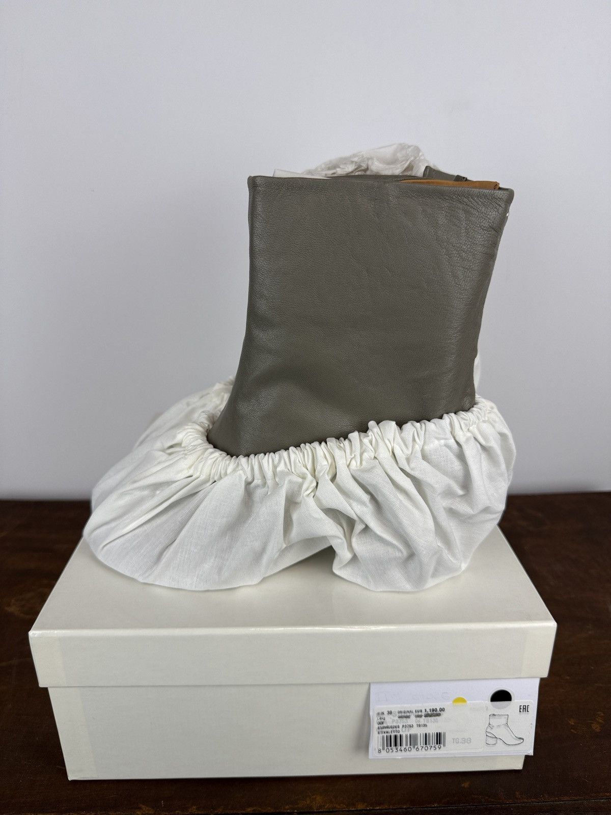 Maison Margiela Taupe Maison Martin Margiela Tabi ankle boots (new with box) Size US 7.5 / IT 37.5 - 7 Thumbnail