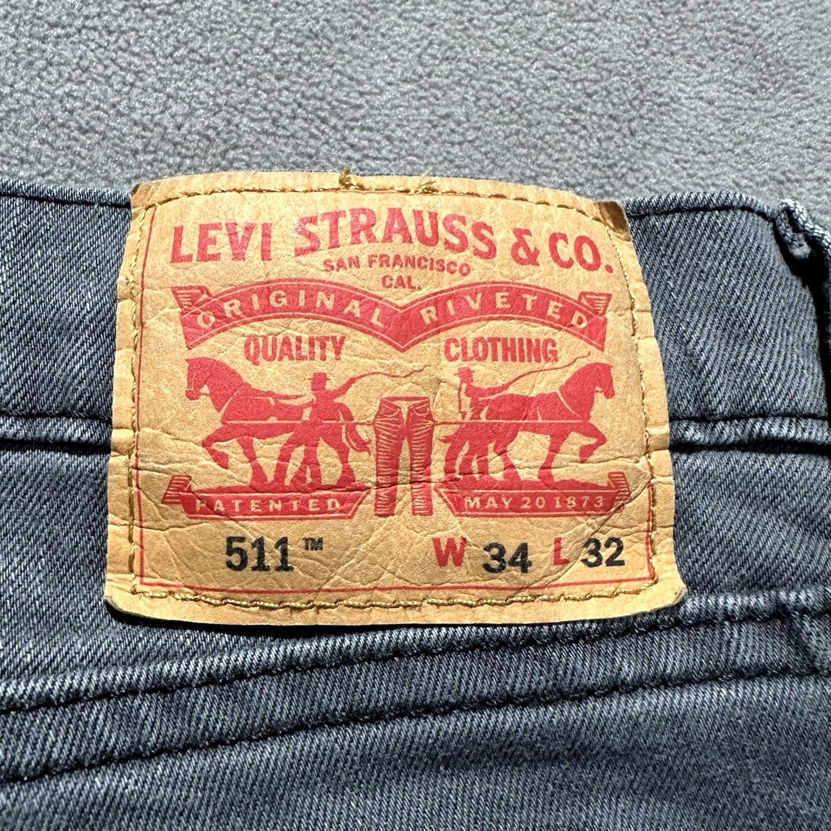 Levi's Levi's Jeans Mens 33 Waist 30 Inseam Dark Gray Denim 511 Slim Fit Mid Rise EUC Size US 34 / EU 50 - 6 Thumbnail